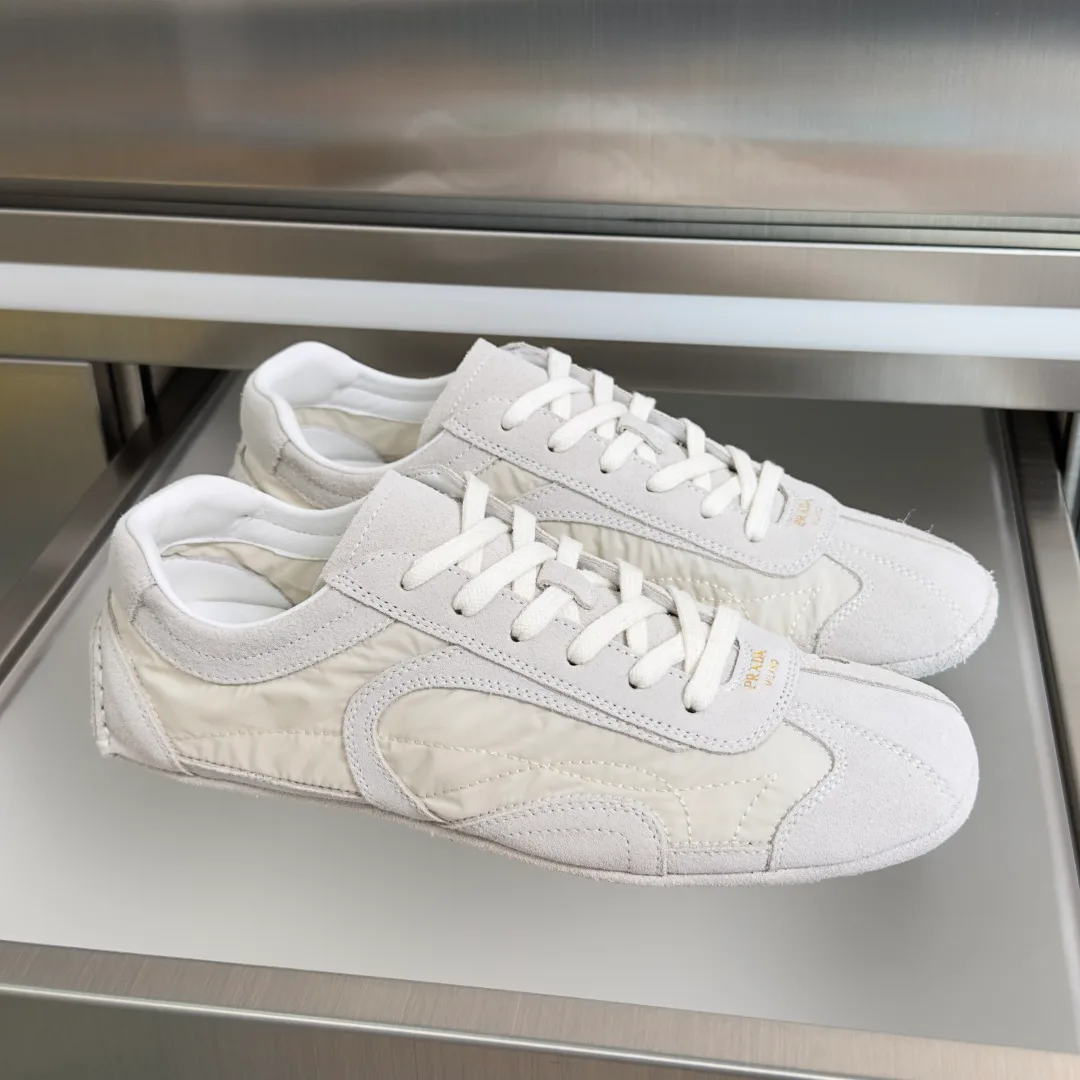 Кроссовки Женские Prada 11595707