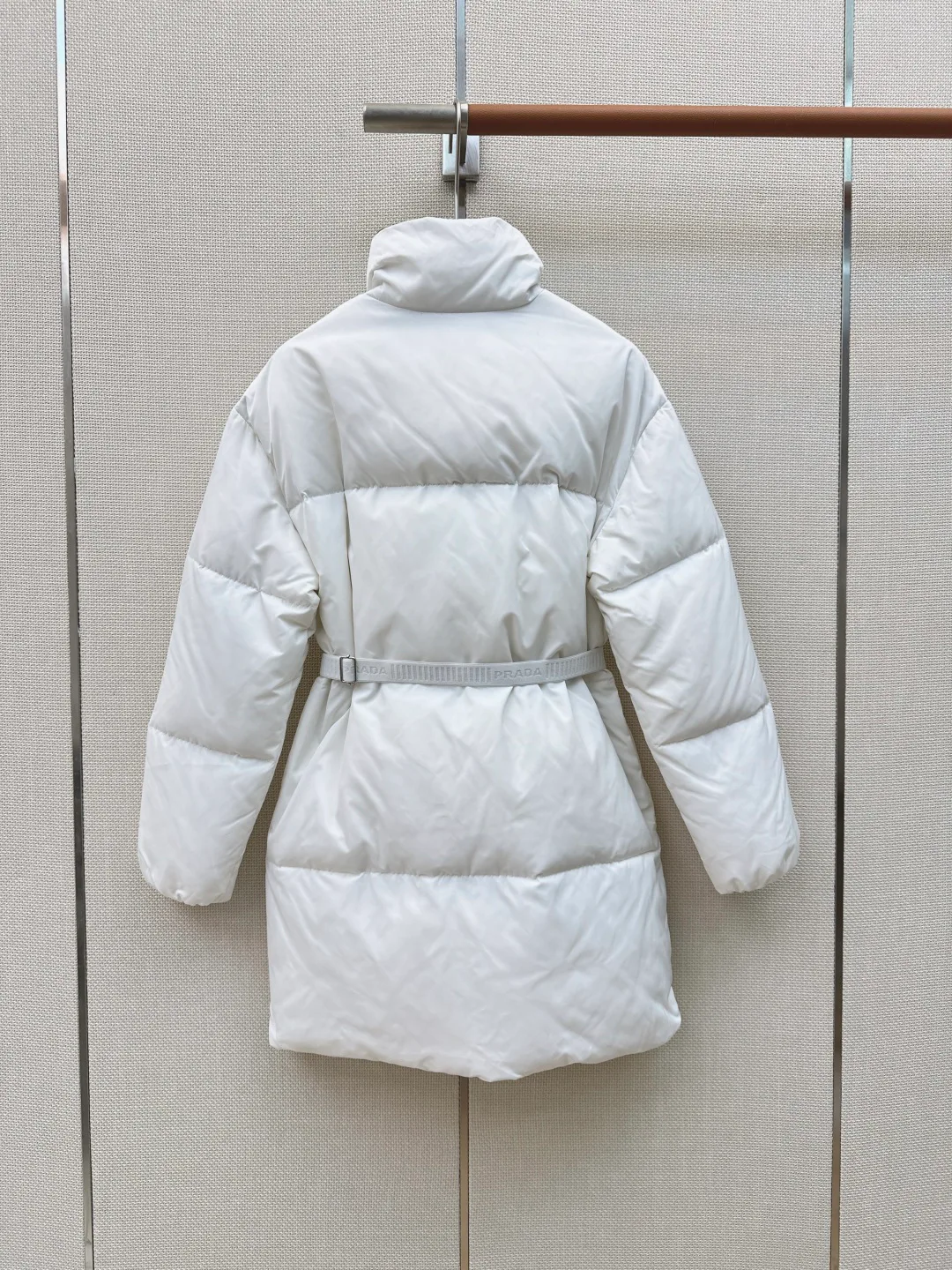 Куртки И Пуховики Женские Prada 18188789