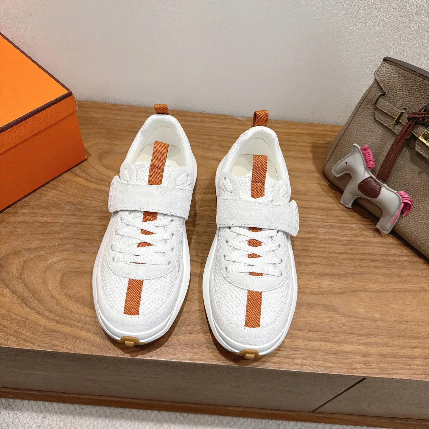 Кроссовки Женские Hermes 10189082