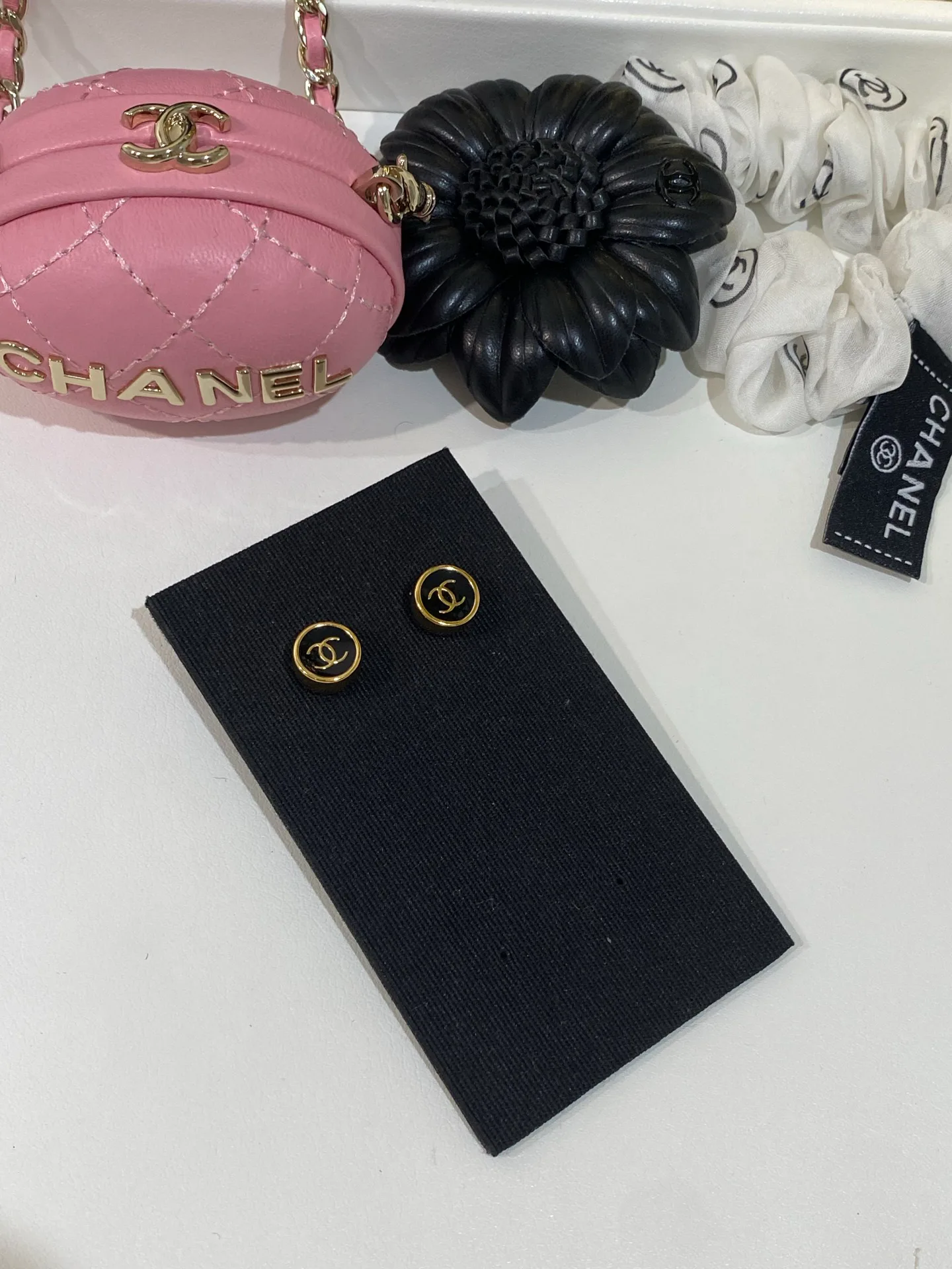 Бижутерия Chanel 18122410