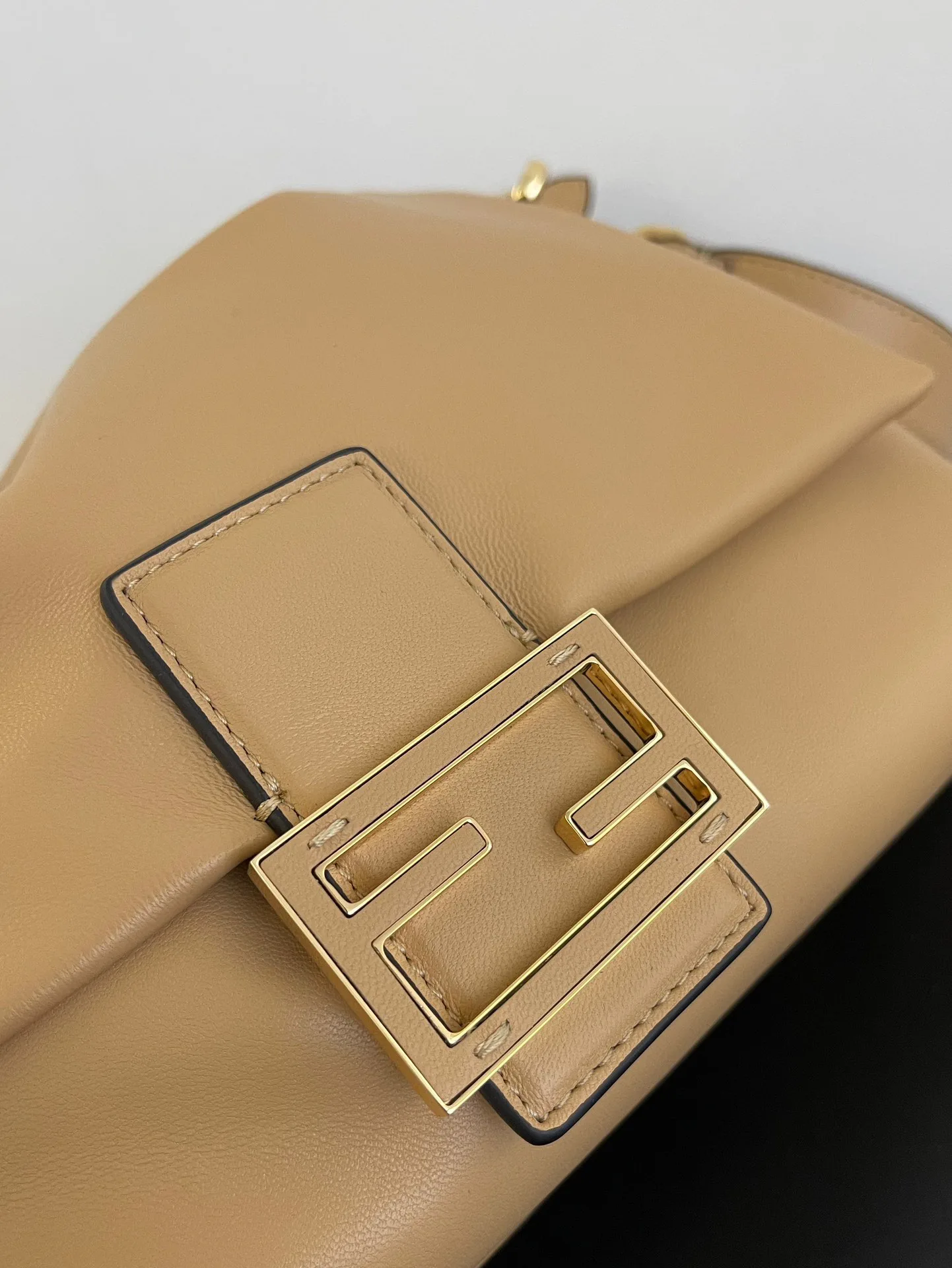 Классические Сумки Женские Fendi 13546215