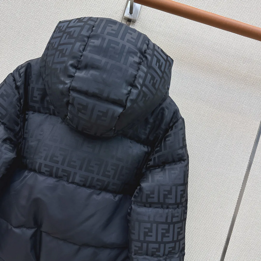 Куртки И Пуховики Женские Fendi 18279067