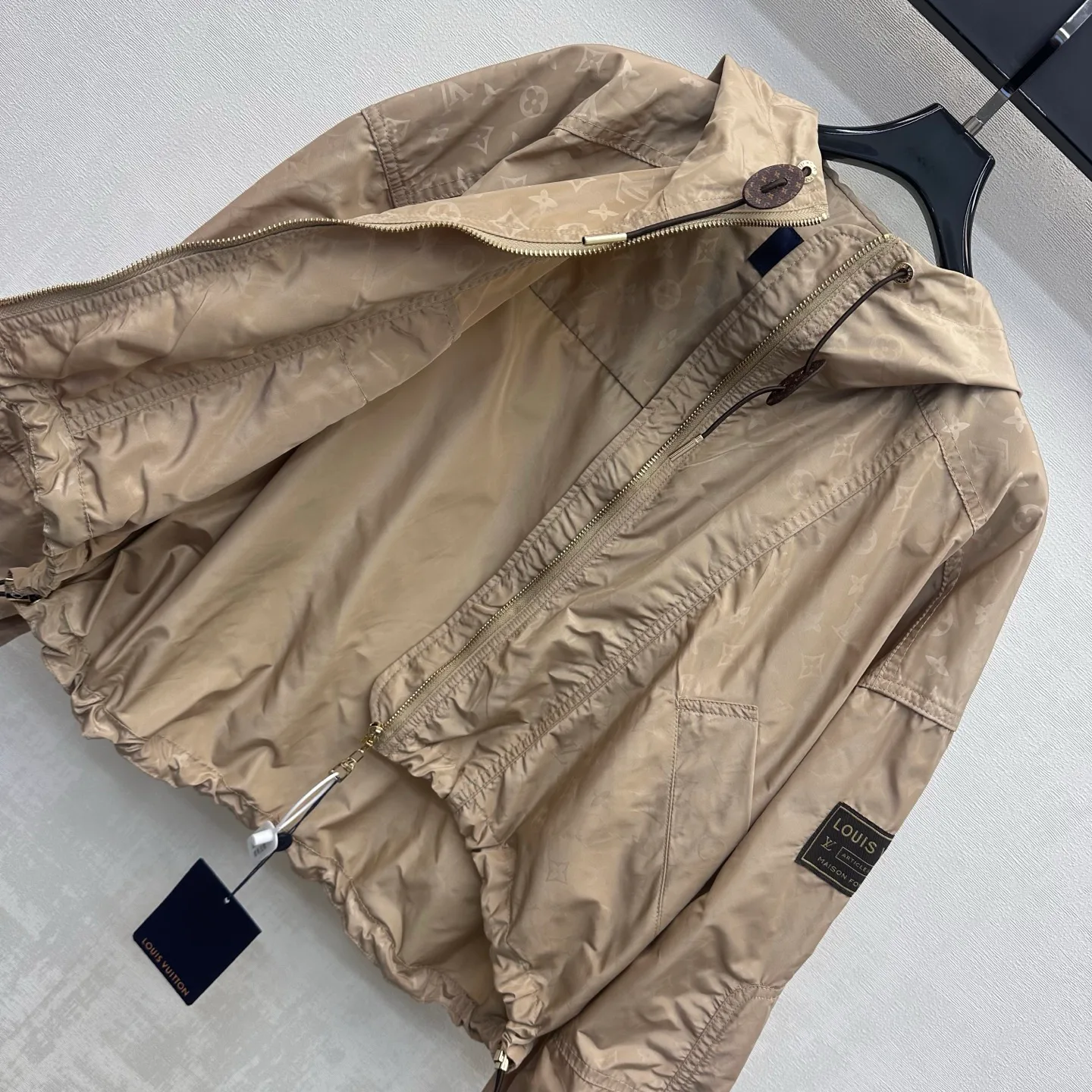 Куртки И Пуховики Женские Louis Vuitton 18226295