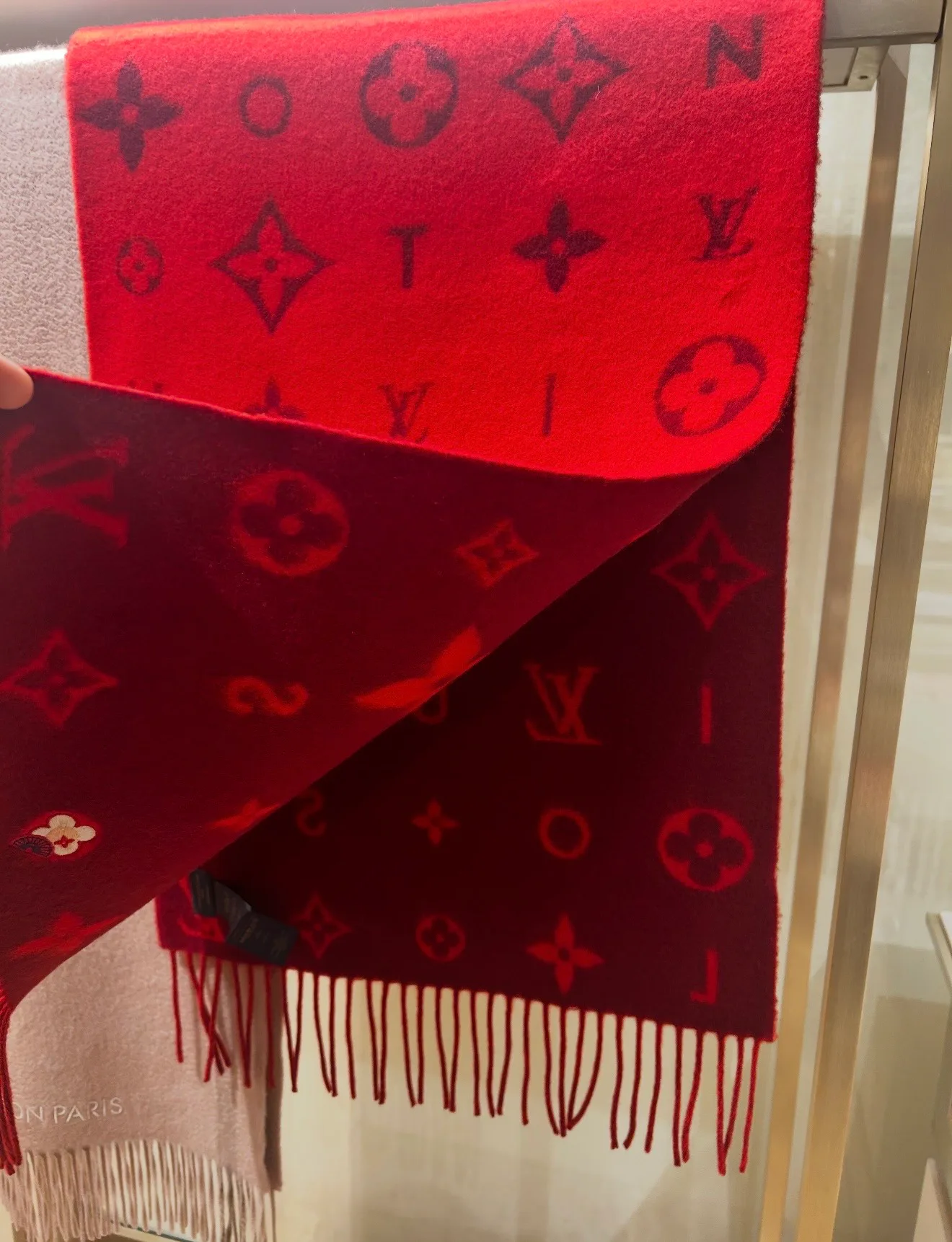 Шарфы Louis Vuitton 18426915
