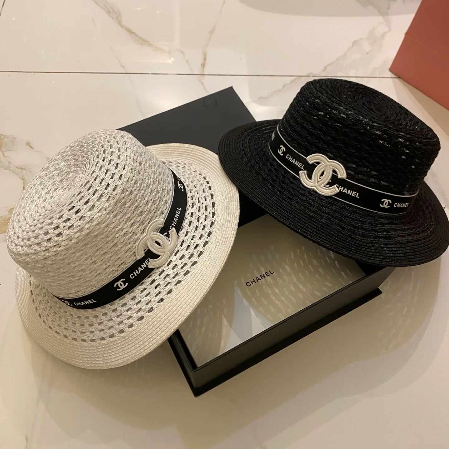 Головные Уборы Chanel 17498282