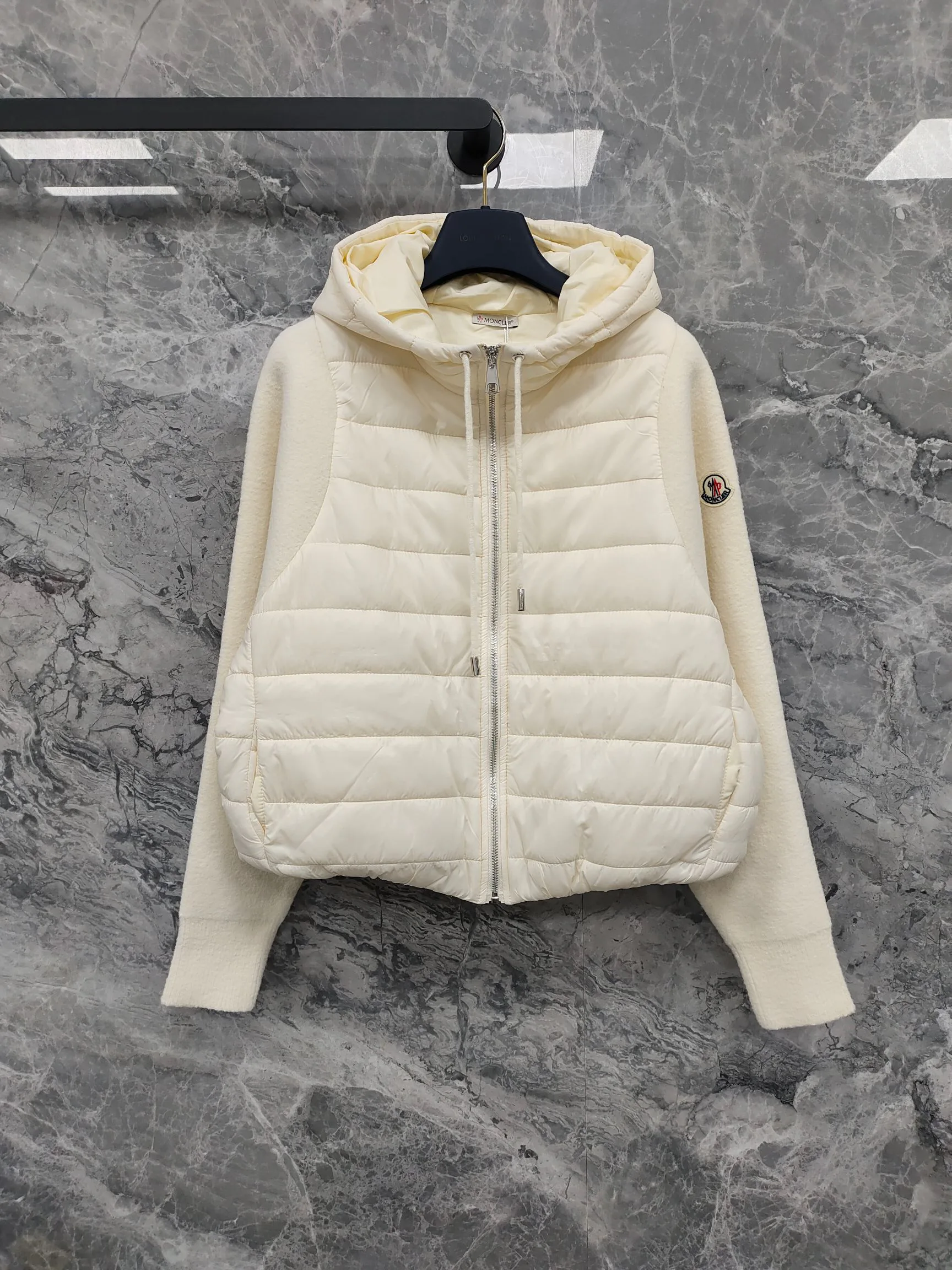 Куртки И Пуховики Женские Moncler 18743552