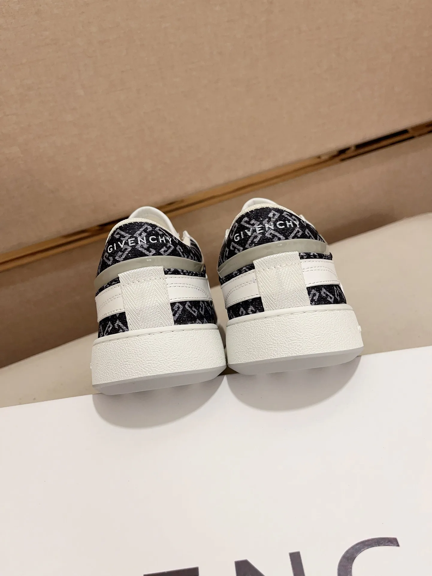 Кроссовки Мужские Givenchy 53737