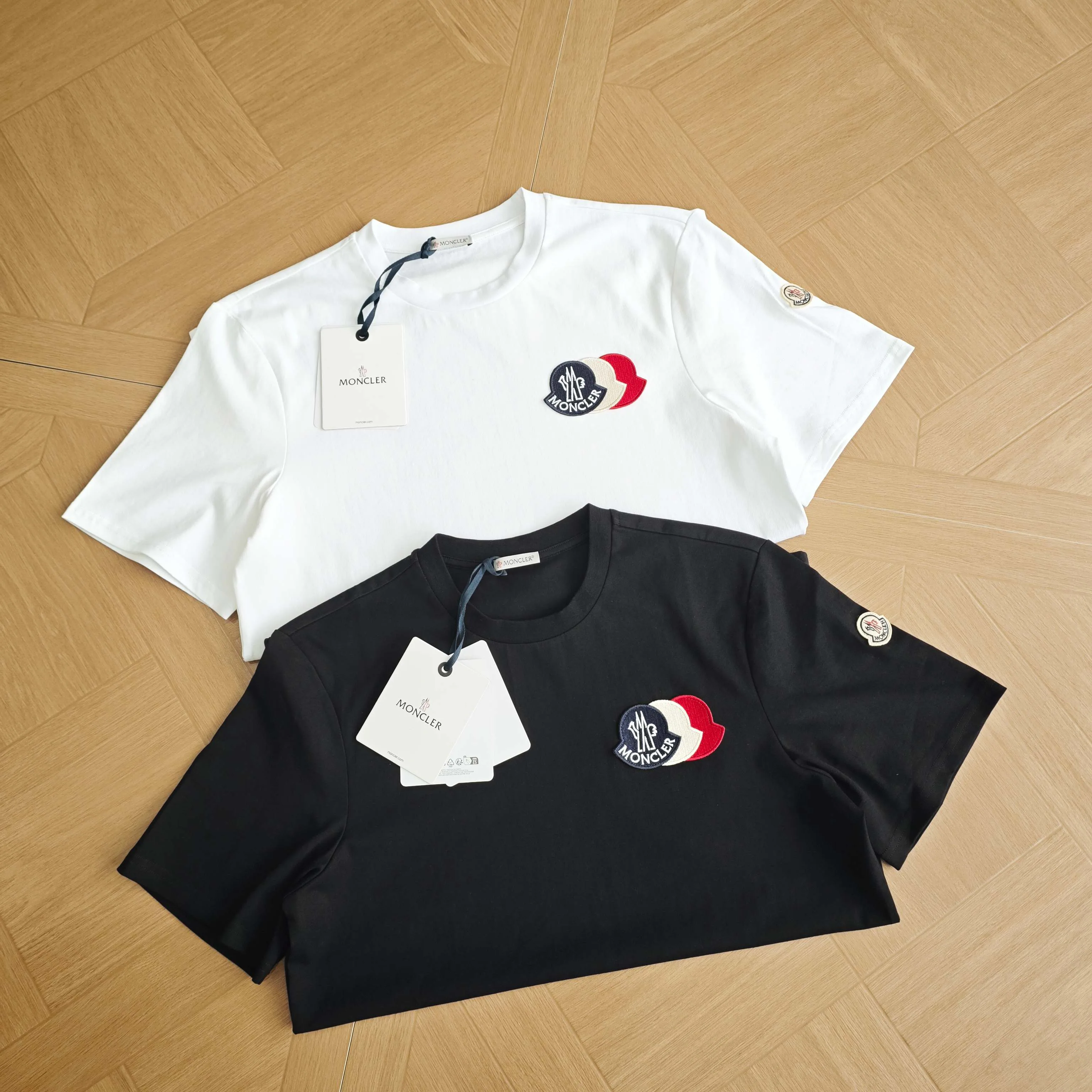 Футболки Женские Moncler 11682891