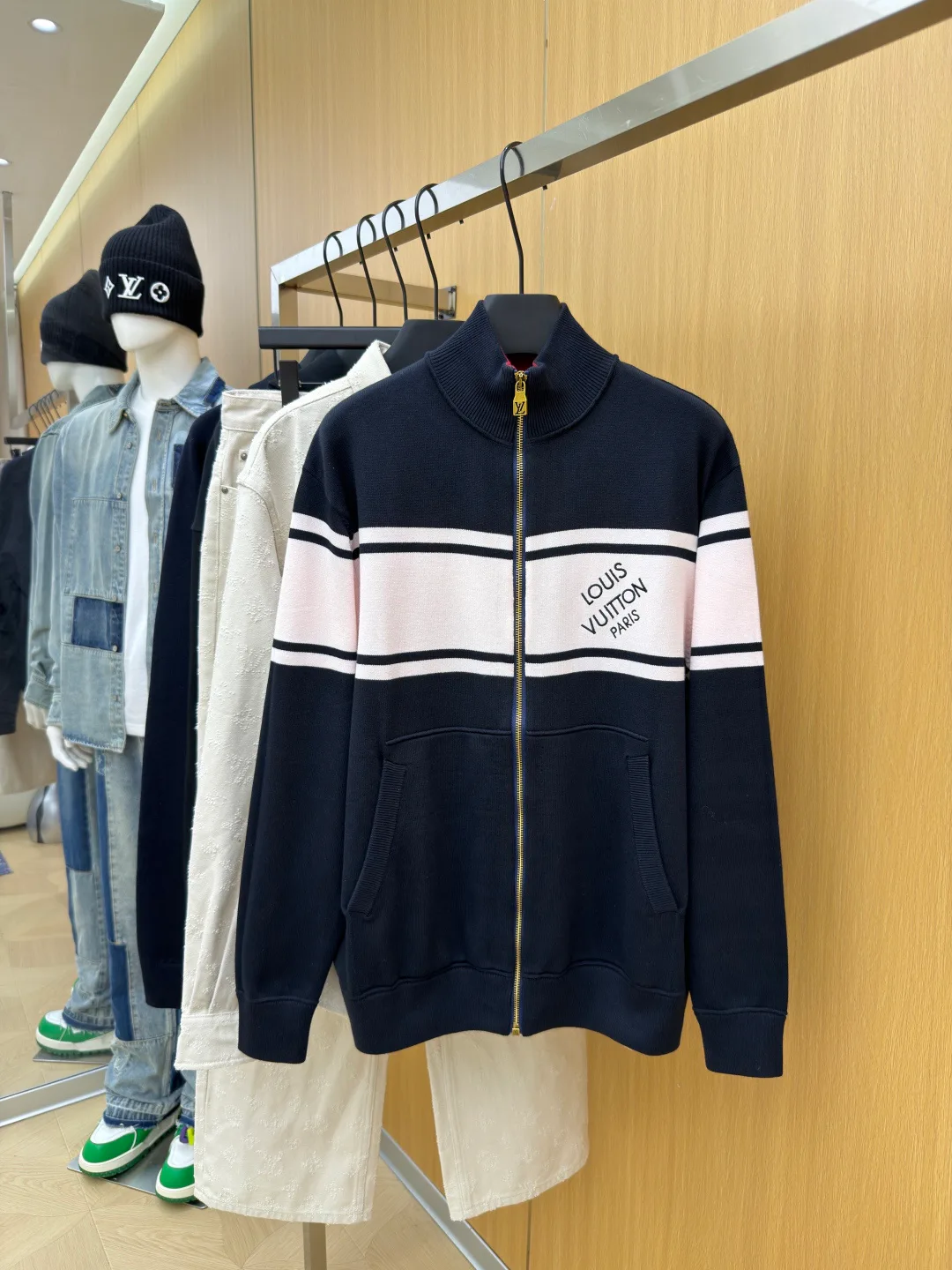 Куртки И Пуховики Мужские Louis Vuitton 17933377
