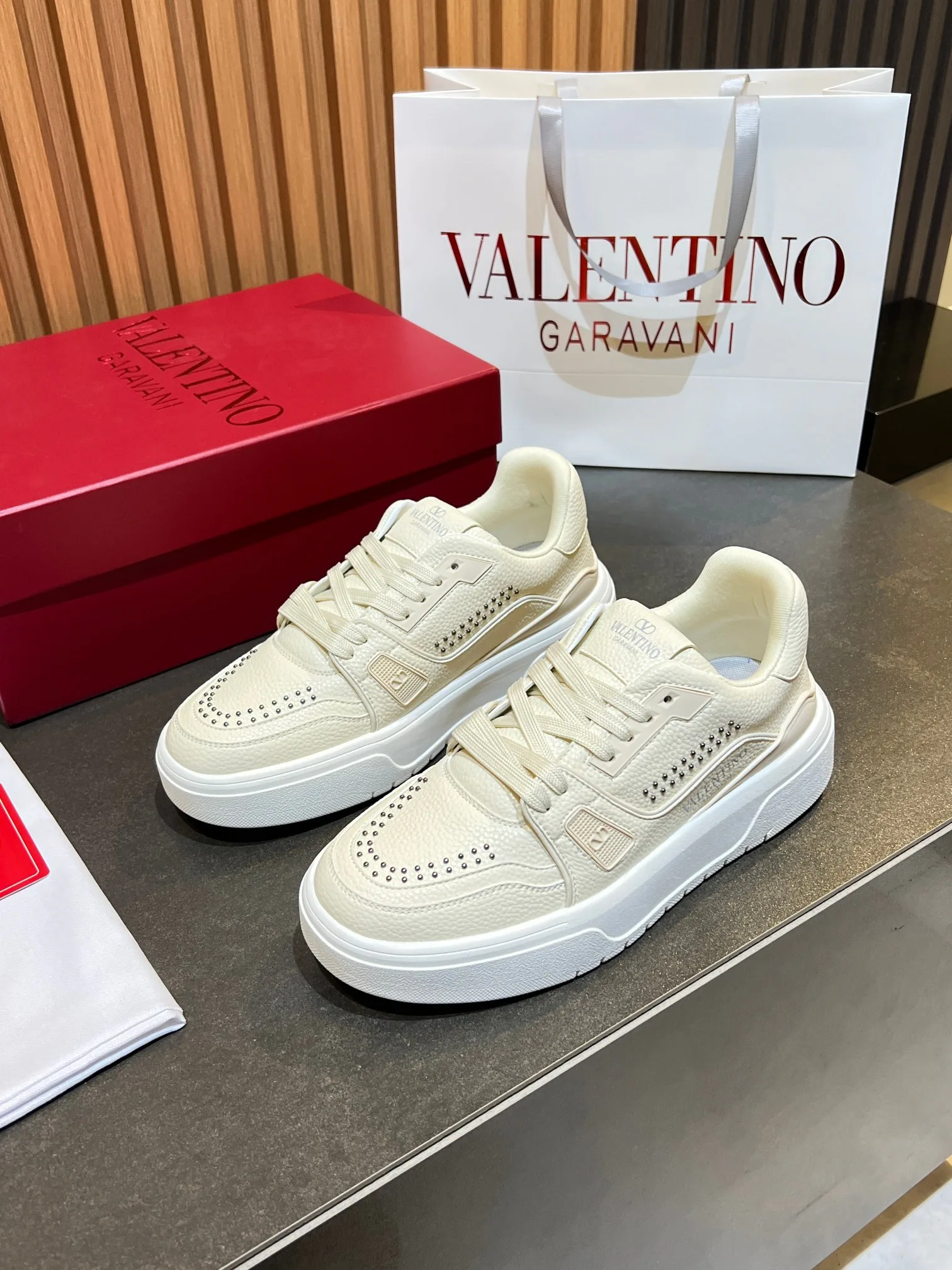Кроссовки Женские Valentino 11575970