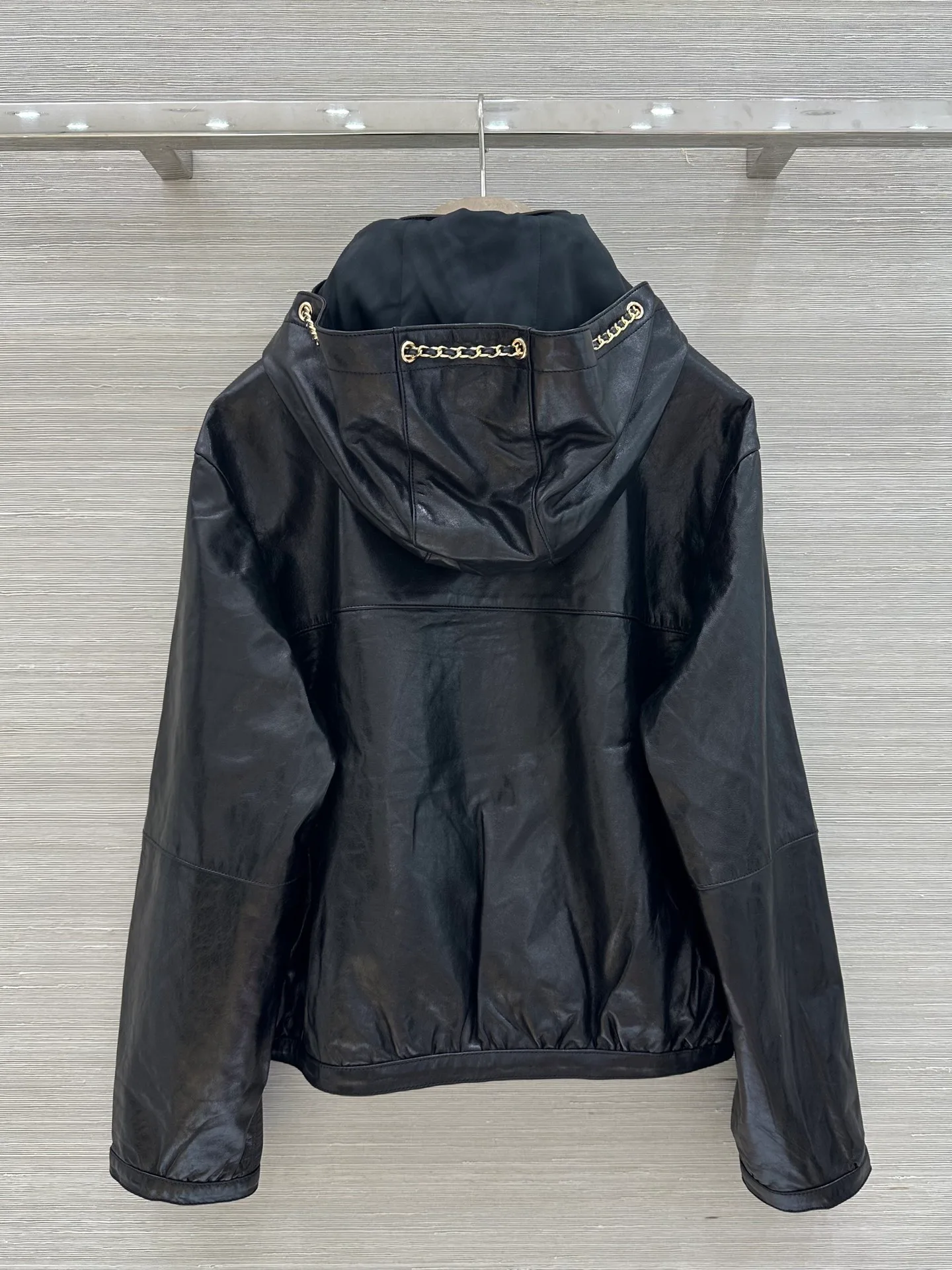 Кожаные Куртки И Дублёнки Женские Chanel 18173018