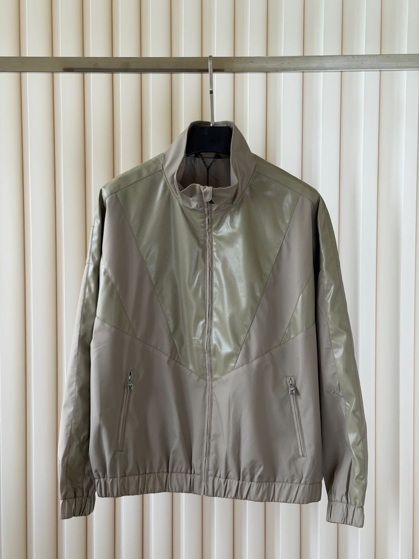Куртки И Пуховики Мужские Louis Vuitton 17660657