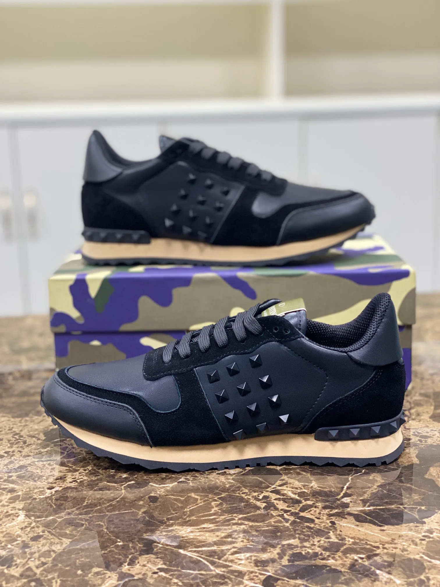 Кроссовки Женские Valentino 10736436