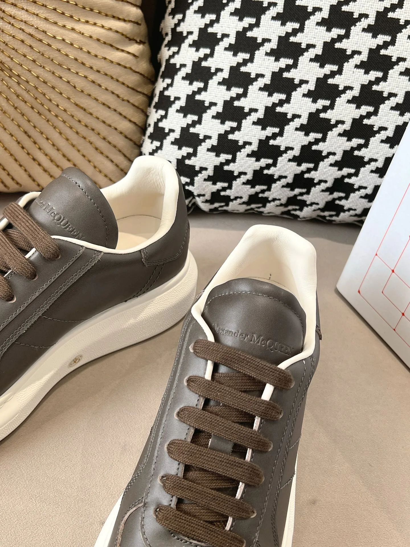 Кроссовки Женские Alexander Mcqueen 3446158