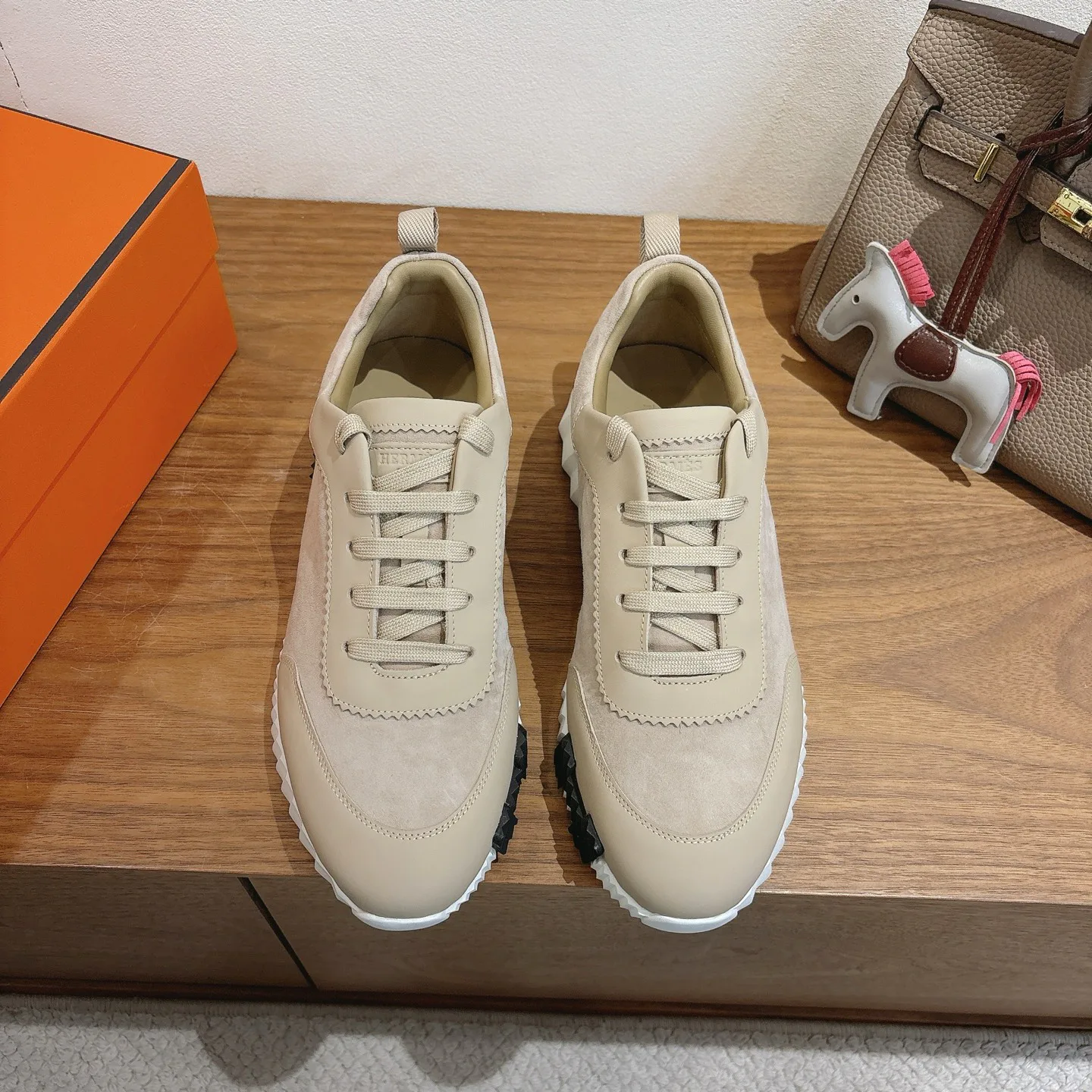 Кроссовки Женские Hermes 18729686