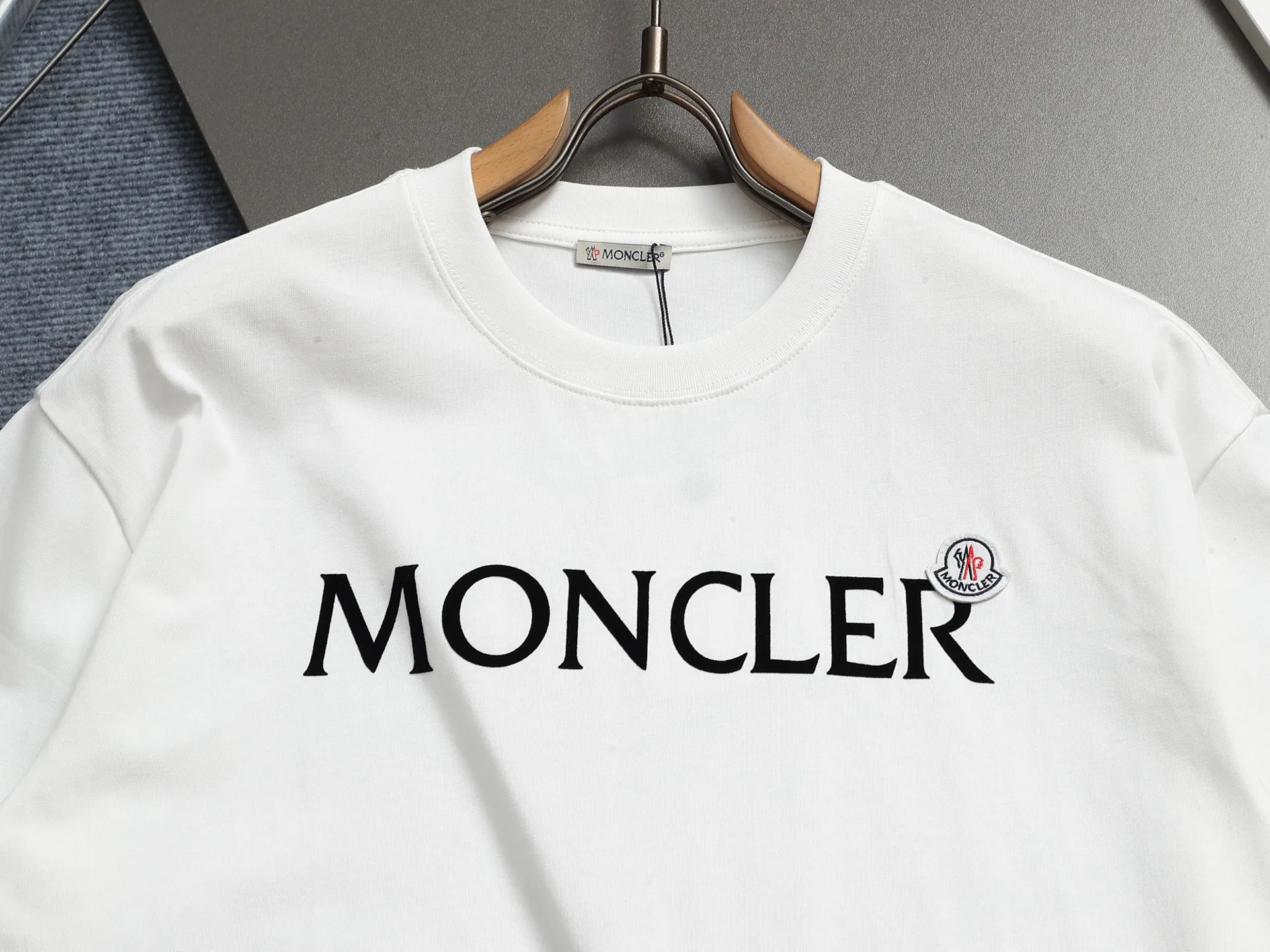 Футболки Женские Moncler 1617495