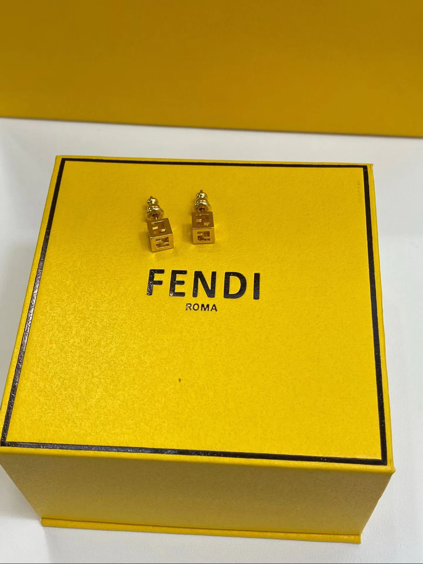 Бижутерия Fendi 18123182