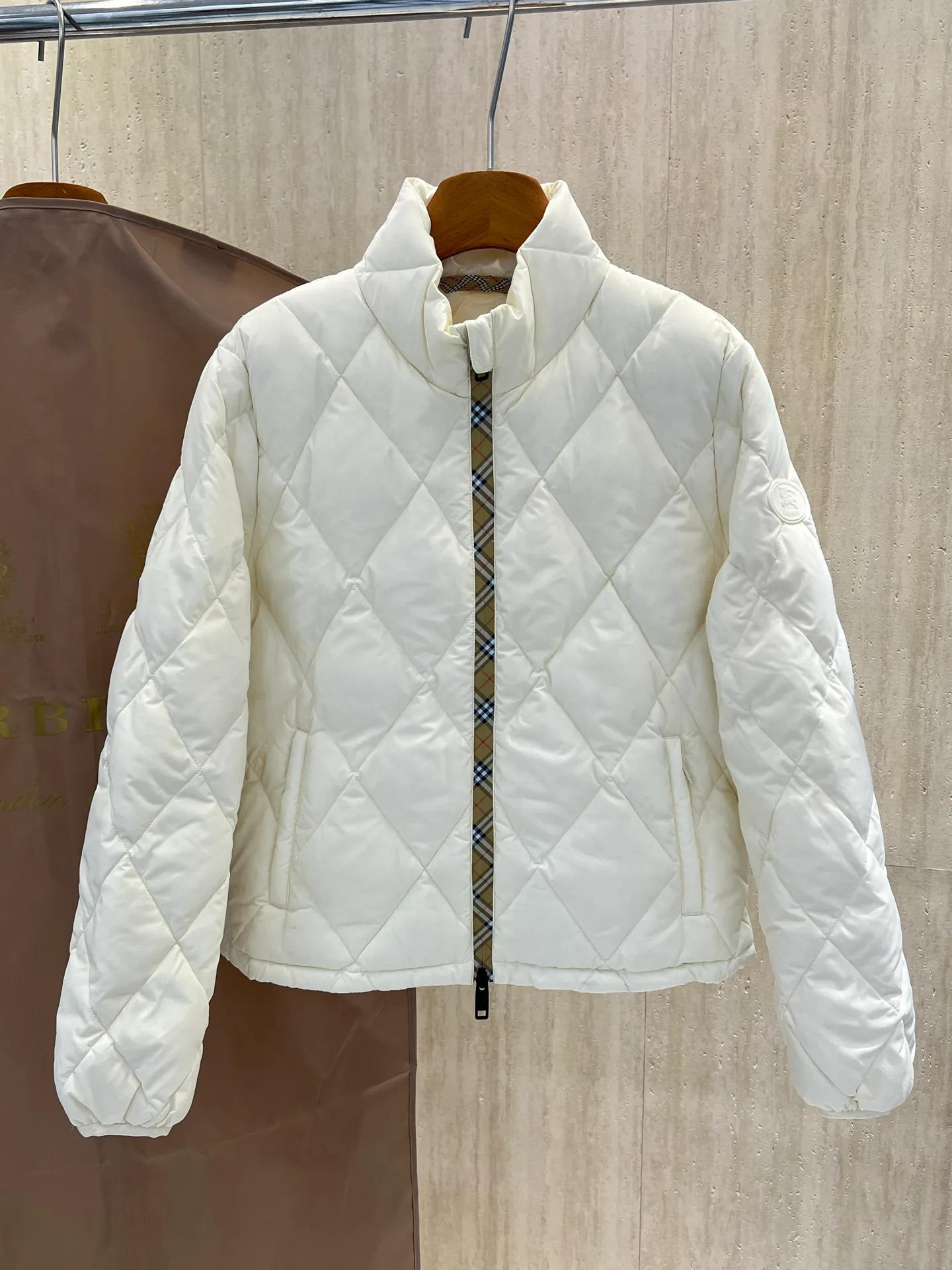 Куртки И Пуховики Женские Burberry 18296473