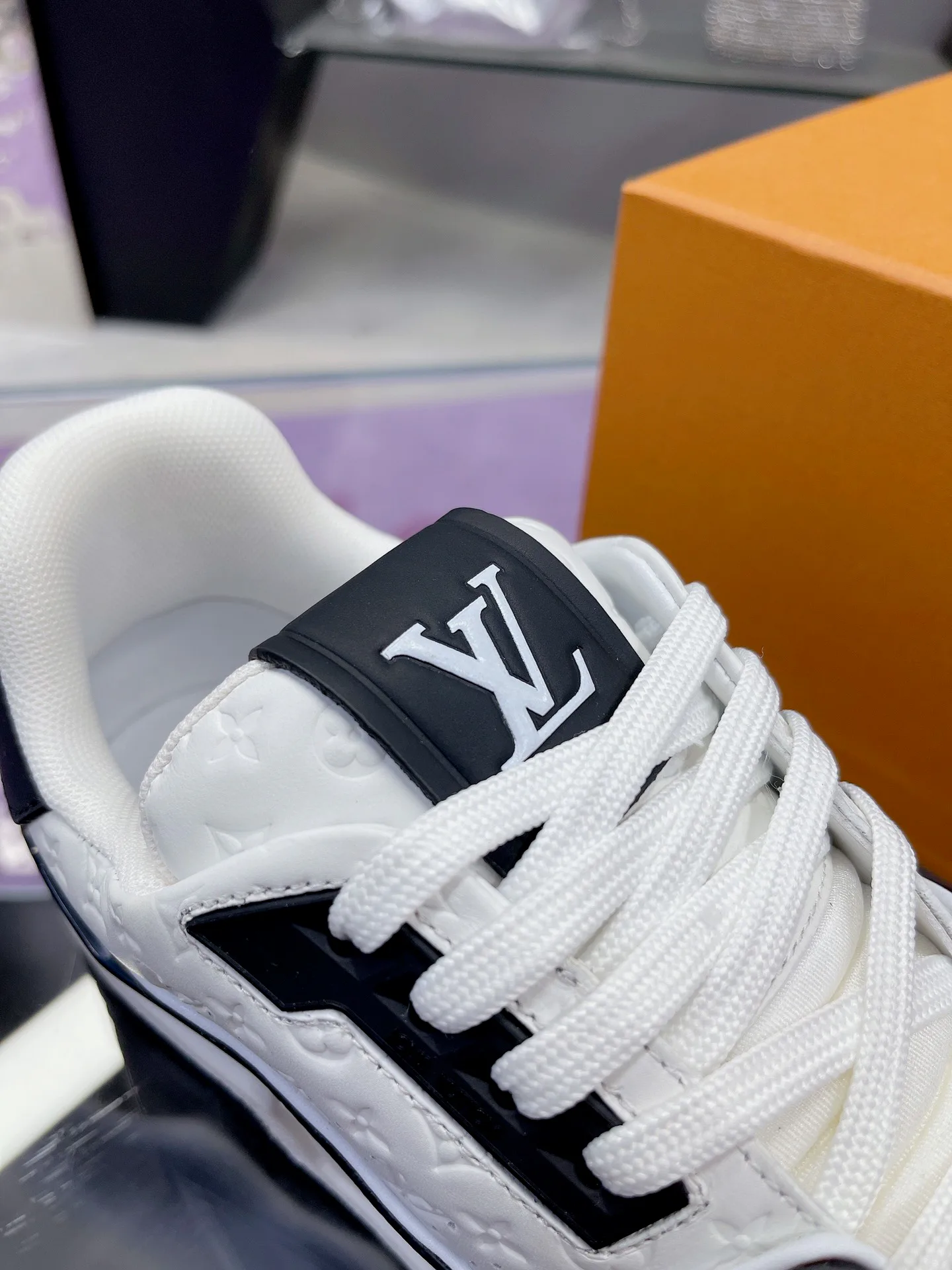 Кроссовки Женские Louis Vuitton 36039