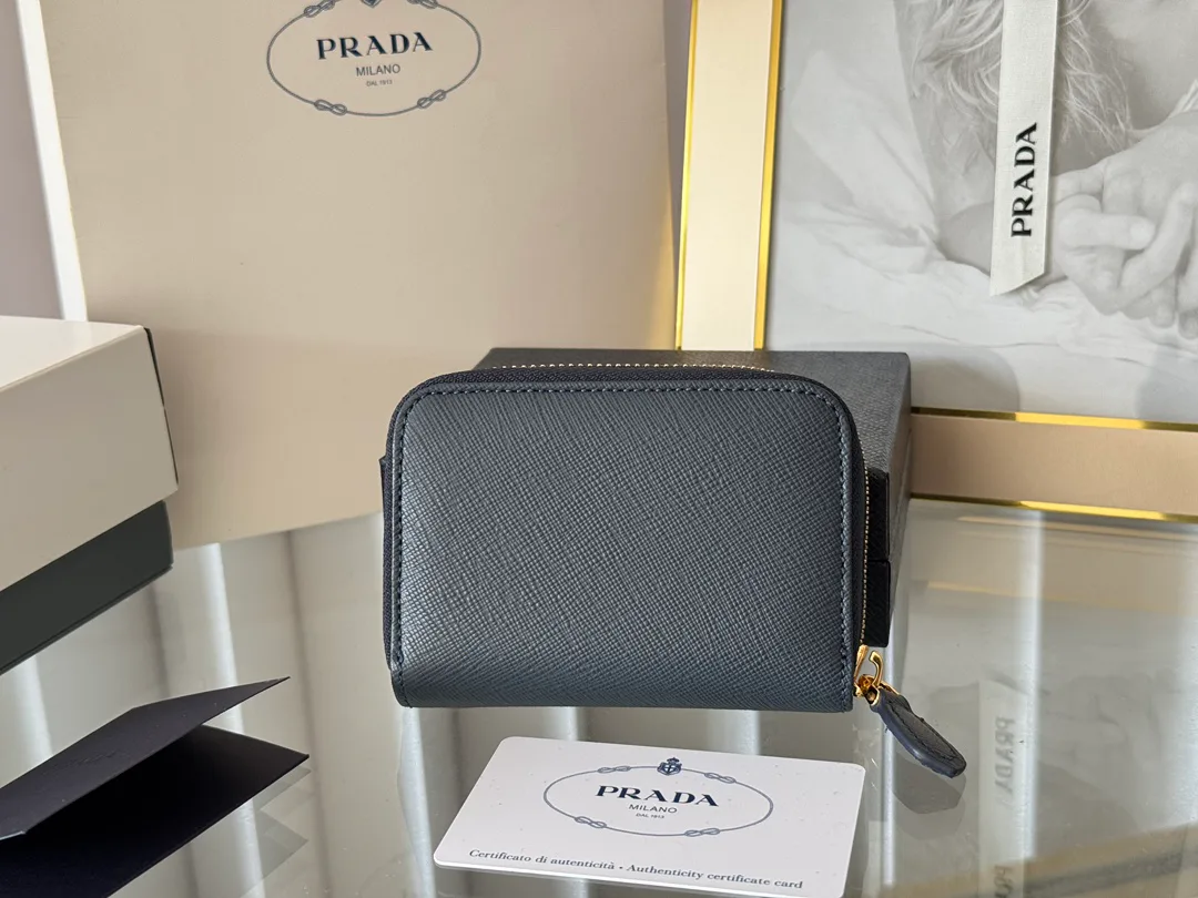 Клатчи Женские Prada 17999925