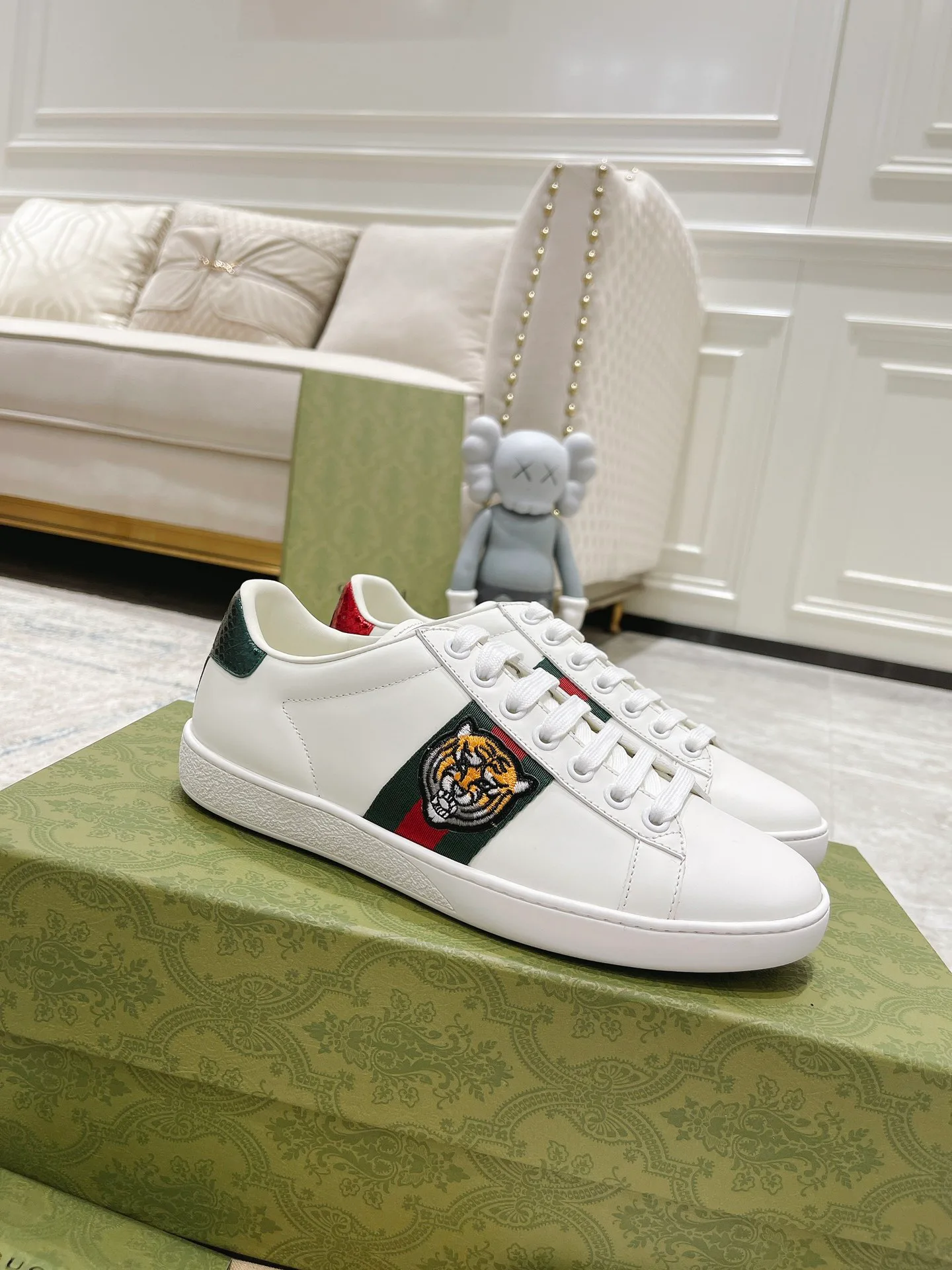Кроссовки Женские Gucci 17620438