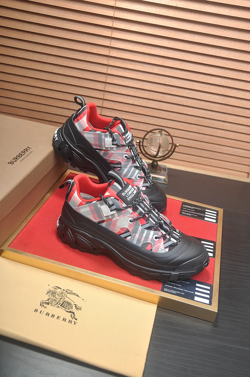 Кроссовки Женские Burberry 498015