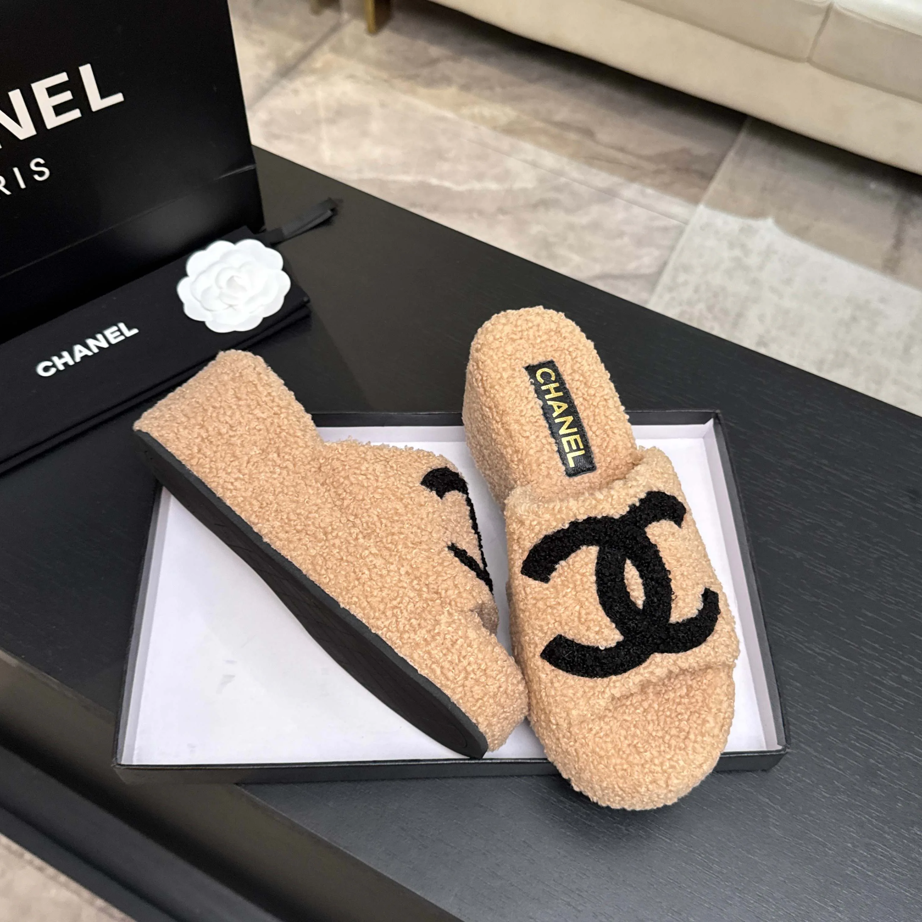 Тапочки Женские Chanel 18501004