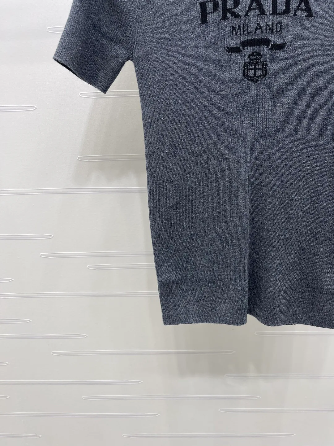 Топы Женские Prada 11748390