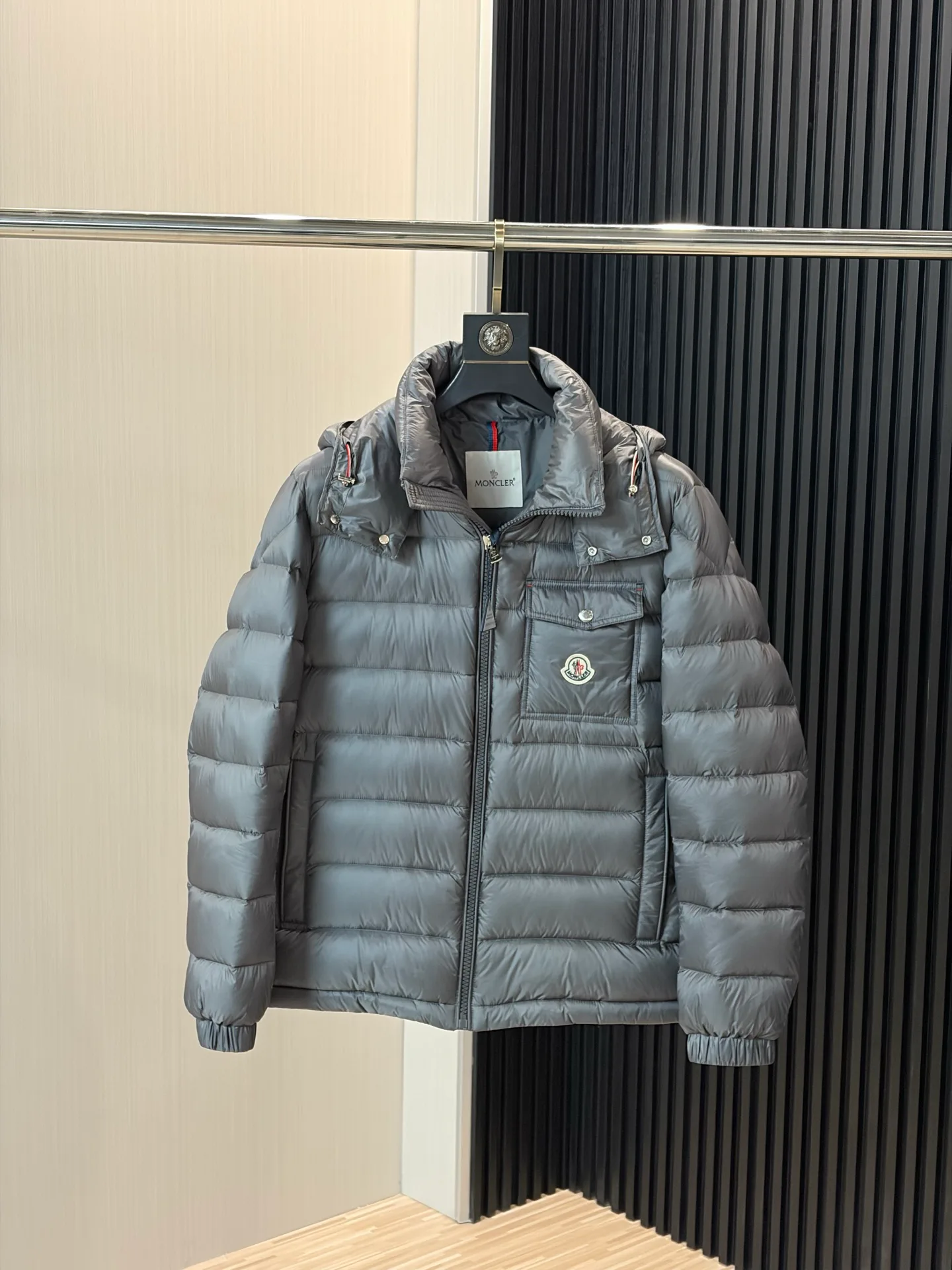 Куртки И Пуховики Женские Moncler 18391740