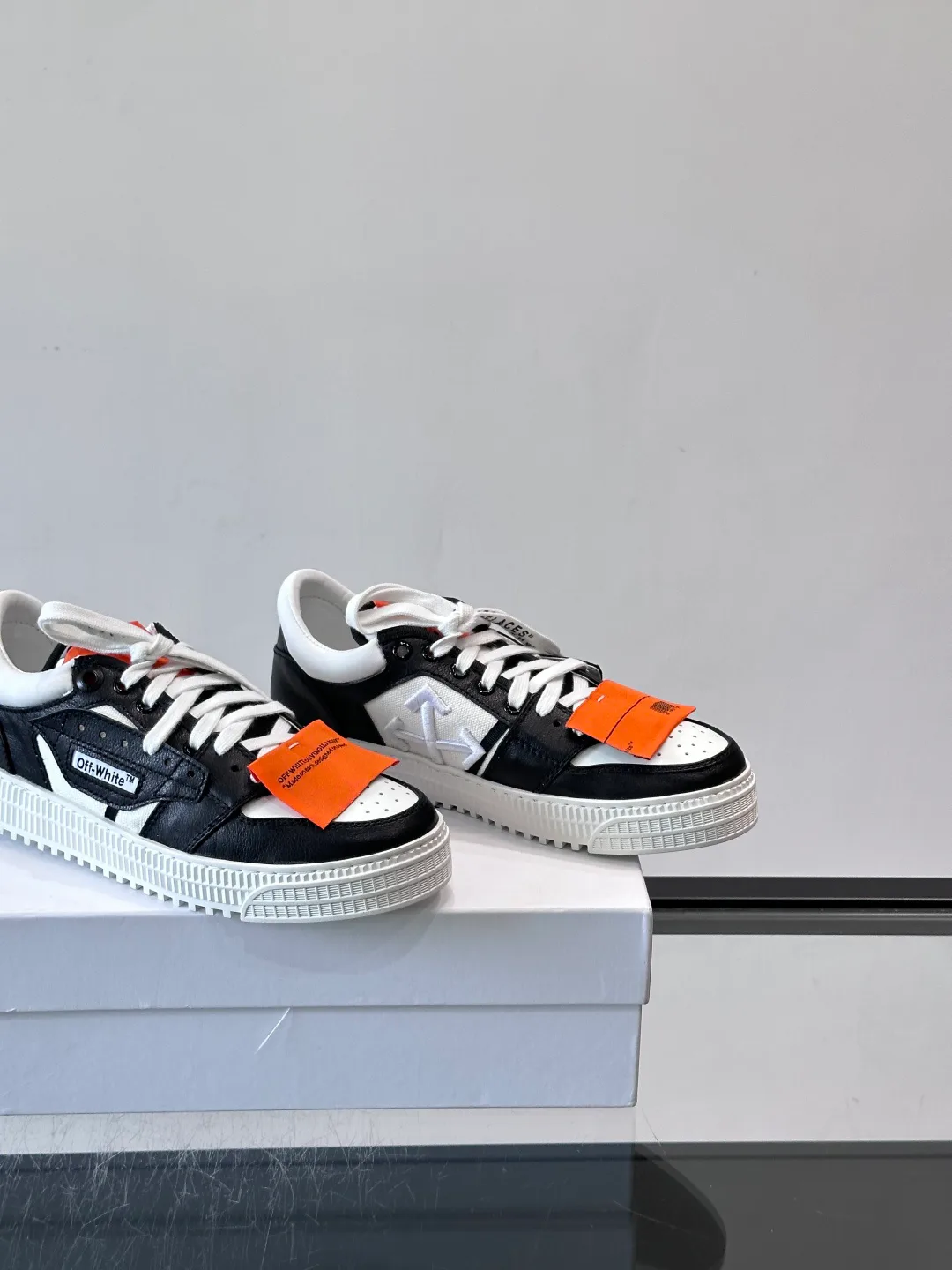 Кроссовки Женские Off-White 18102422
