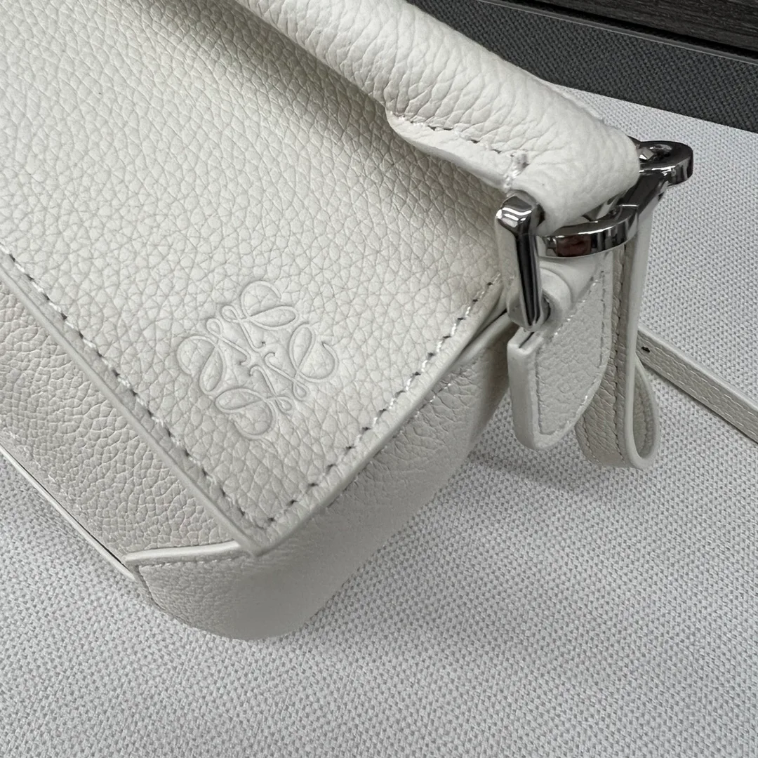 Классические Сумки Женские Loewe 11400997