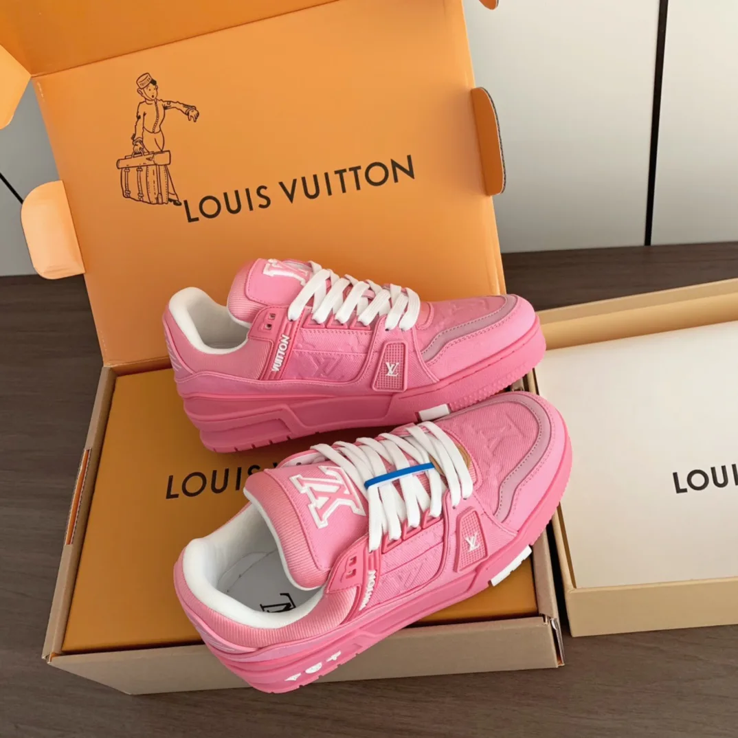 Кроссовки Женские Louis Vuitton 18625676