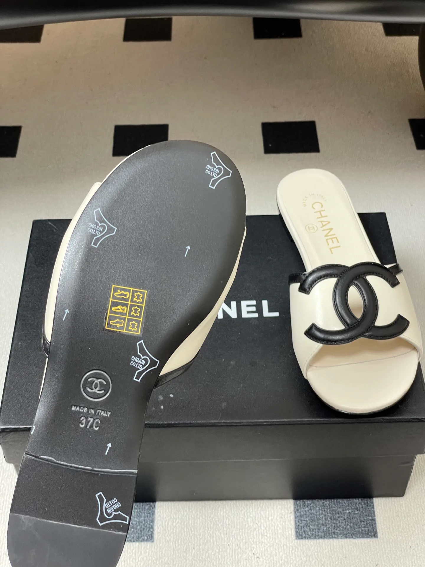 Шлепанцы Женские Chanel 11646756