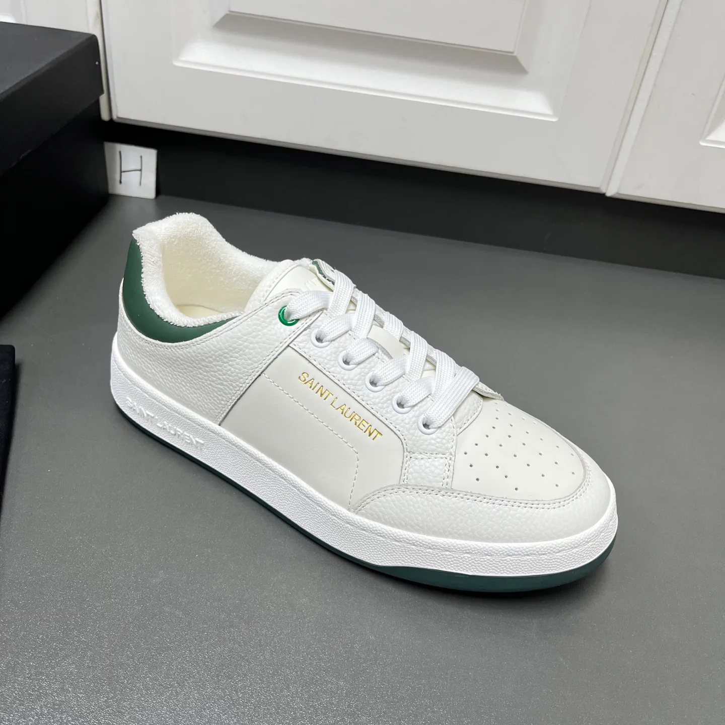 Кроссовки Женские Saint Laurent 17636686
