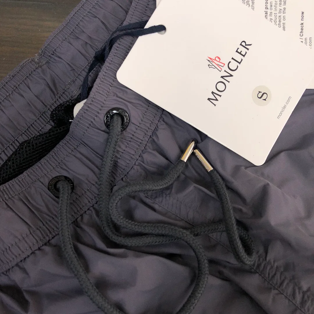 Шорты Мужские Moncler 11239101