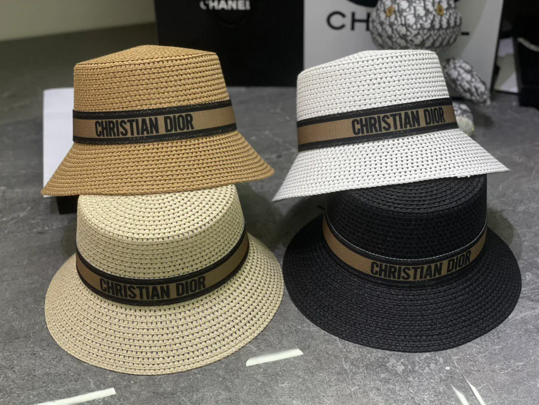 Головные Уборы Christian Dior 17810489