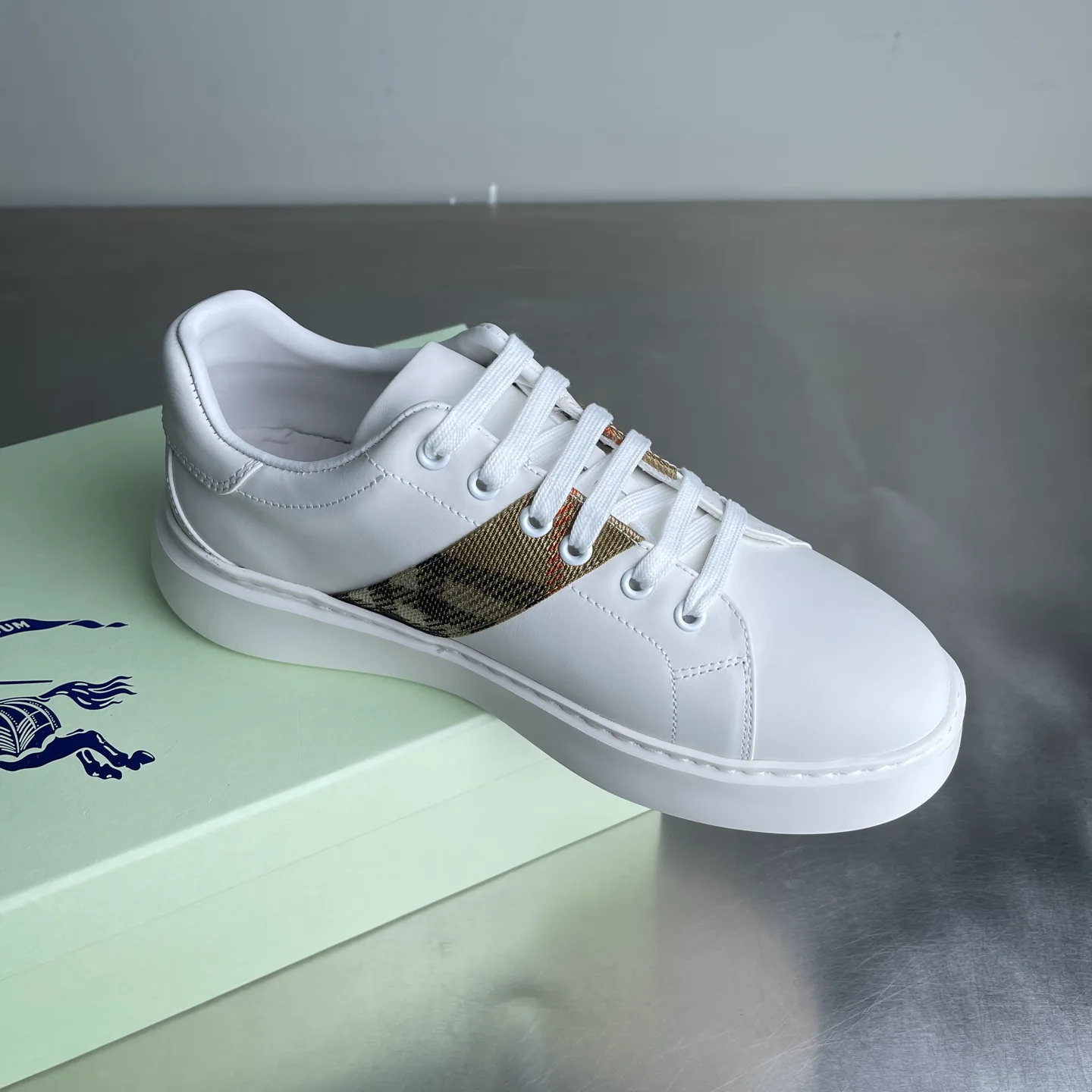 Кроссовки Мужские Burberry 11460321