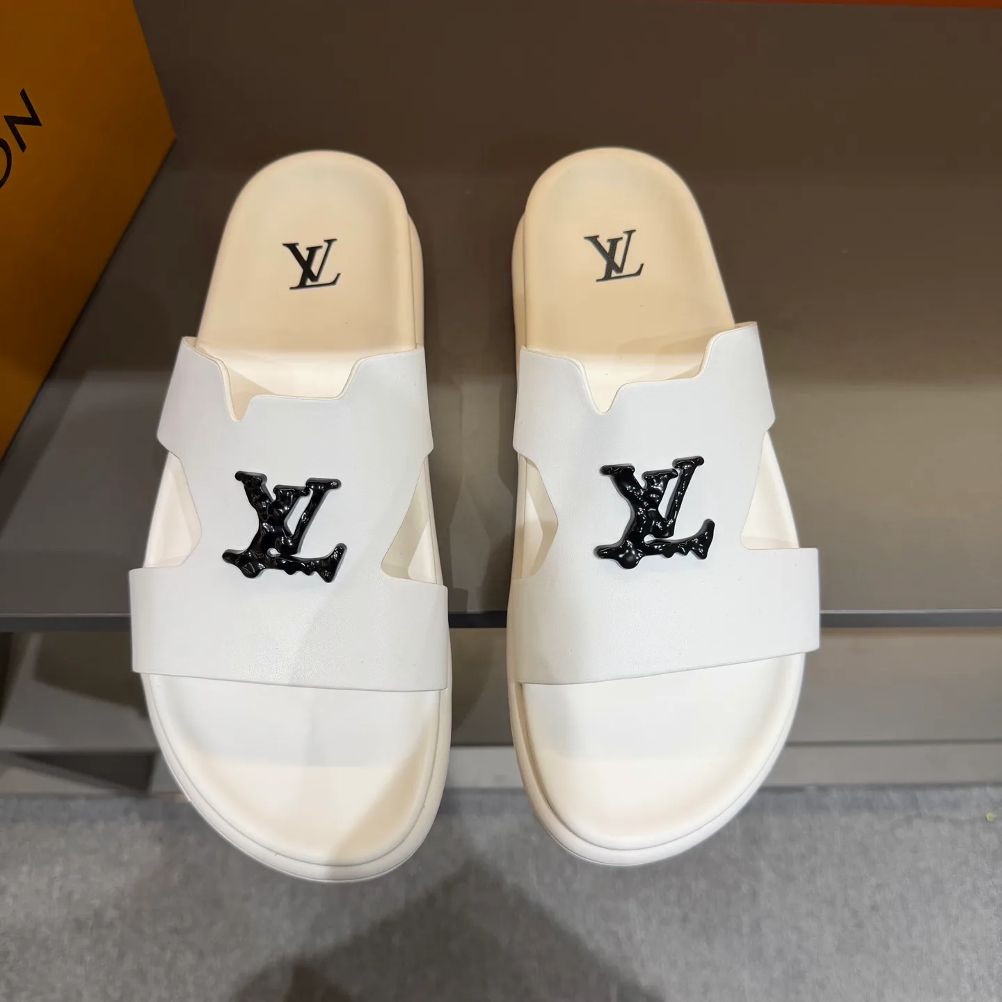 Сандалии Женские Louis Vuitton 9737091