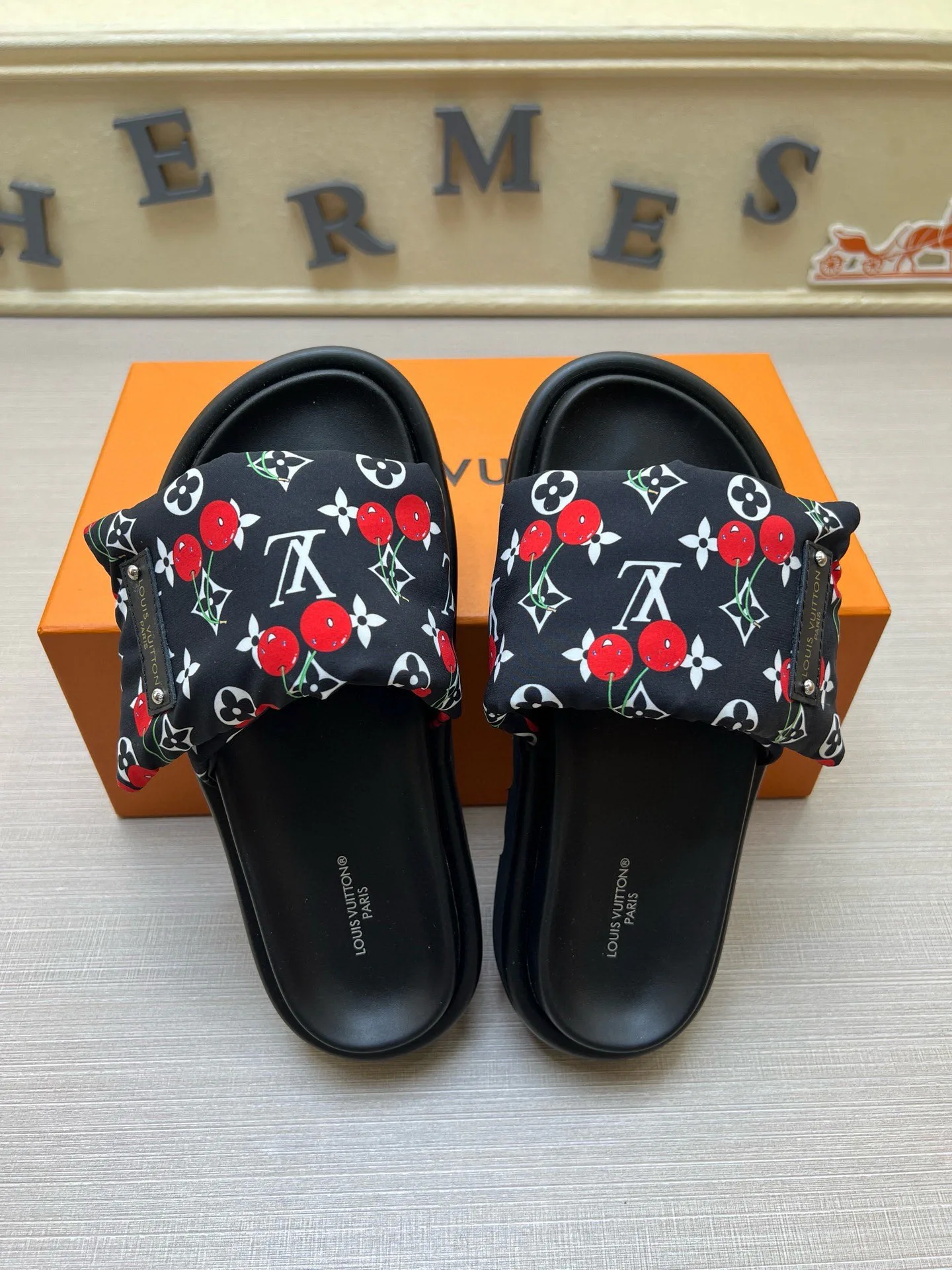 Шлепанцы Женские Louis Vuitton 9801573