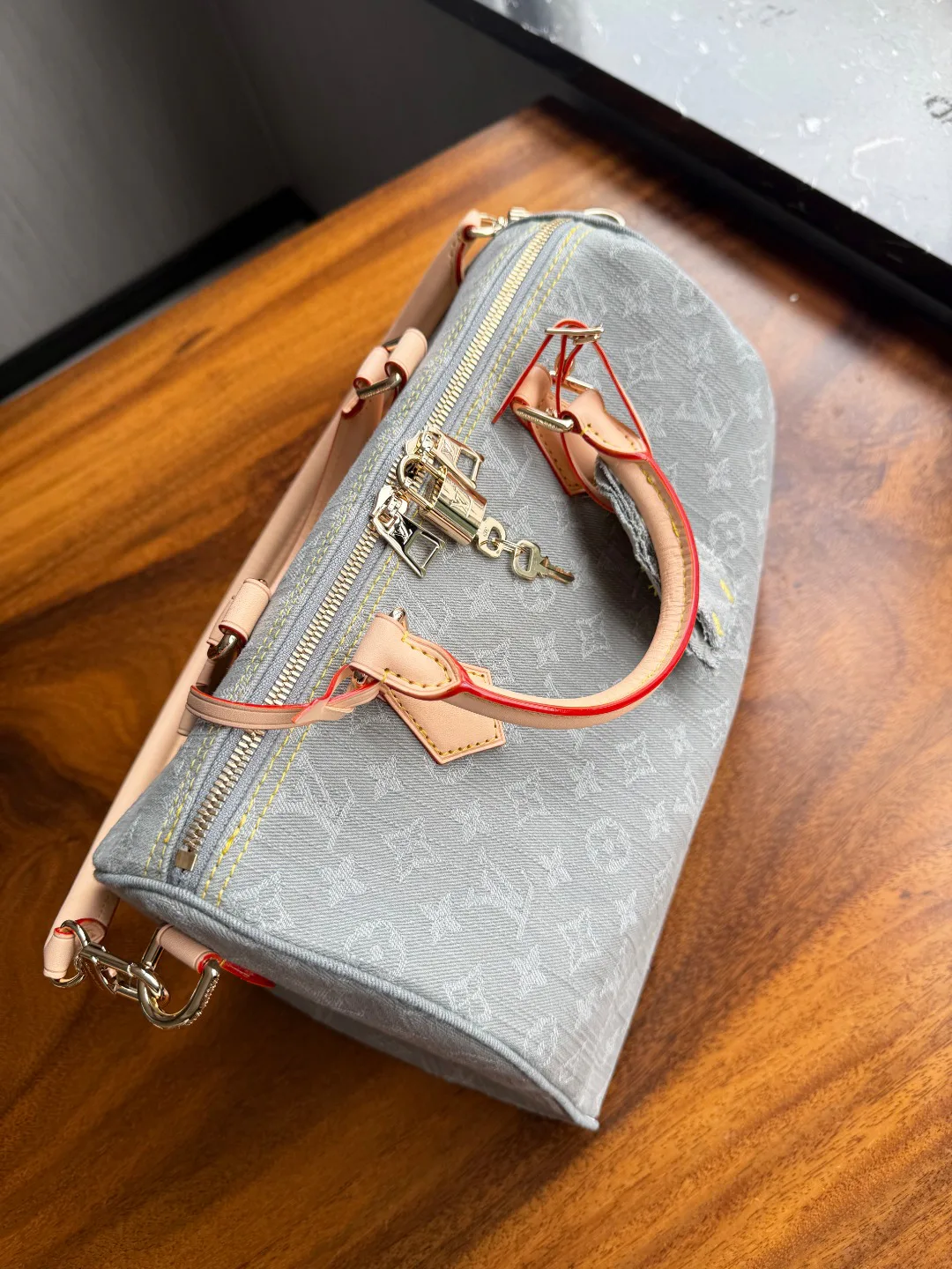 Сумки На Ремне Женские Louis Vuitton 13208814