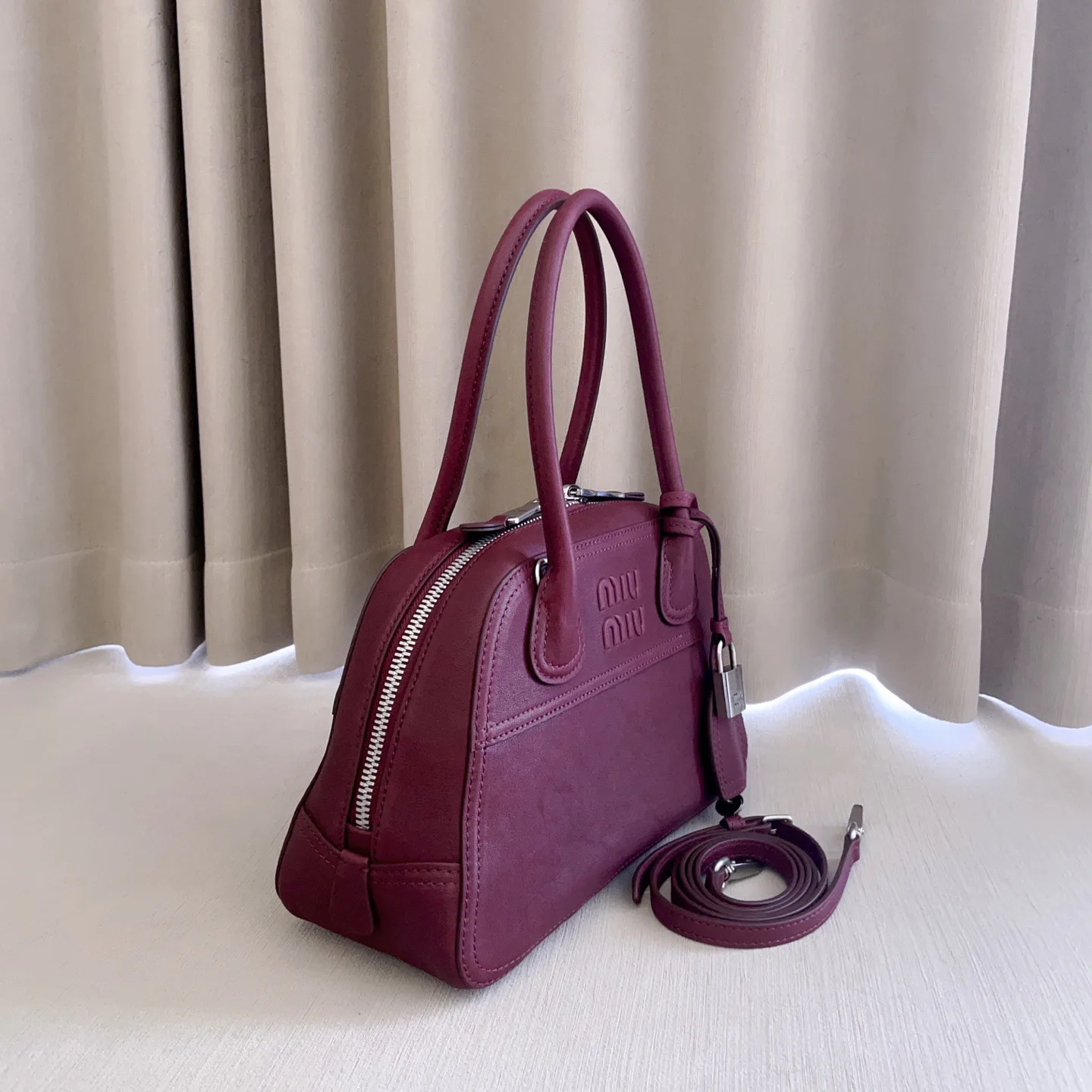 Классические Сумки Женские Miu Miu 18248080
