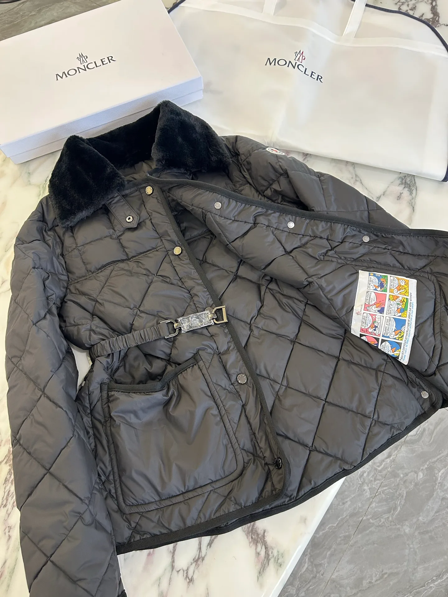 Куртки И Пуховики Мужские Moncler 18231454