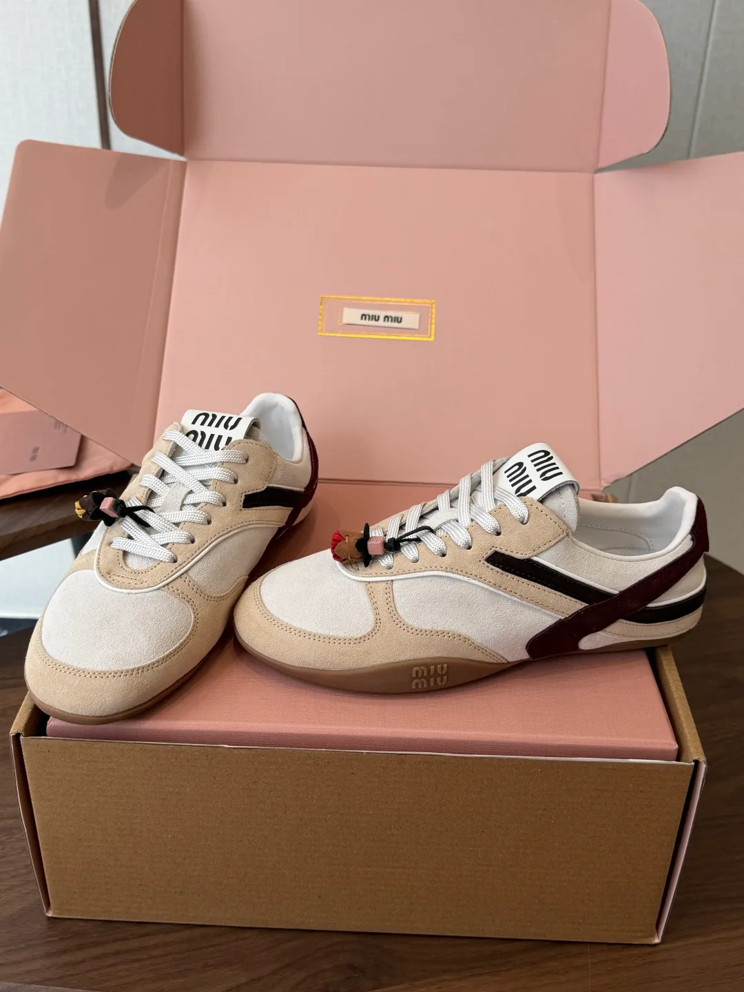 Кроссовки Женские Miu Miu 18627579