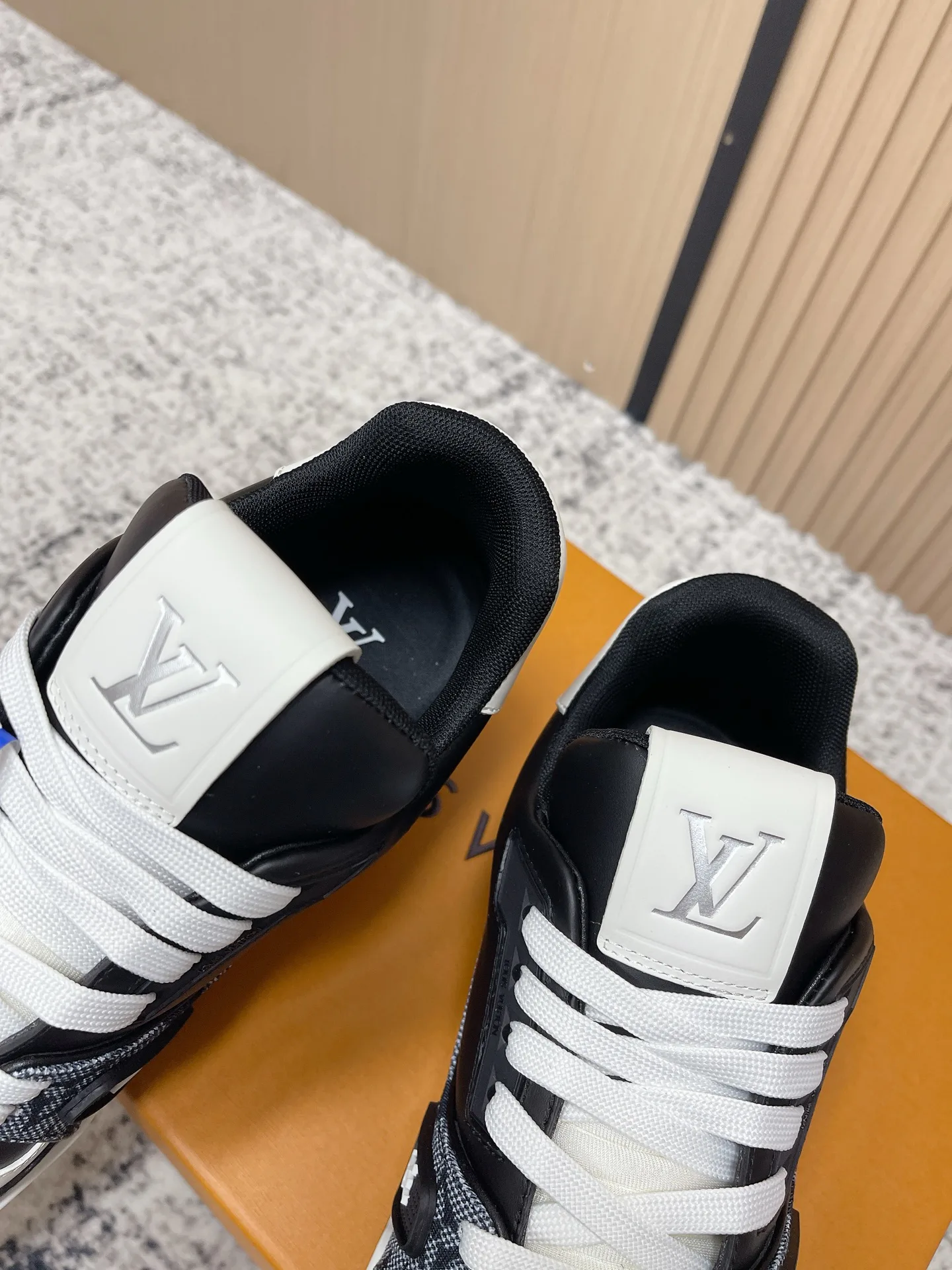 Кроссовки Женские Louis Vuitton 671689