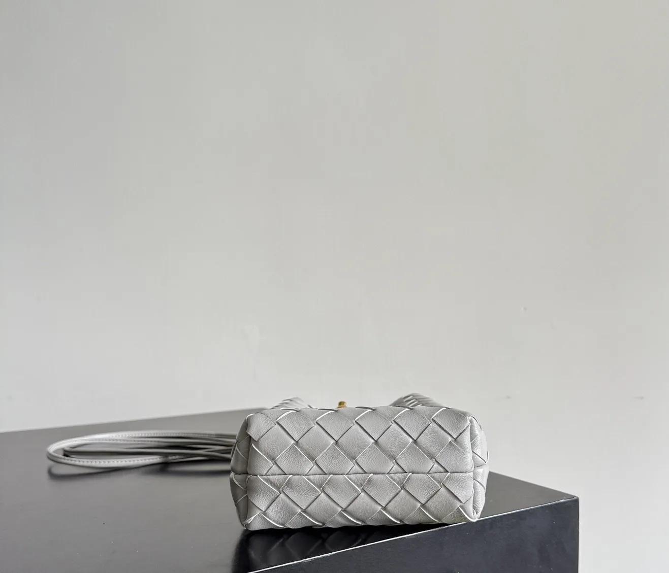 Сумки На Ремне Женские Bottega Veneta 11978387