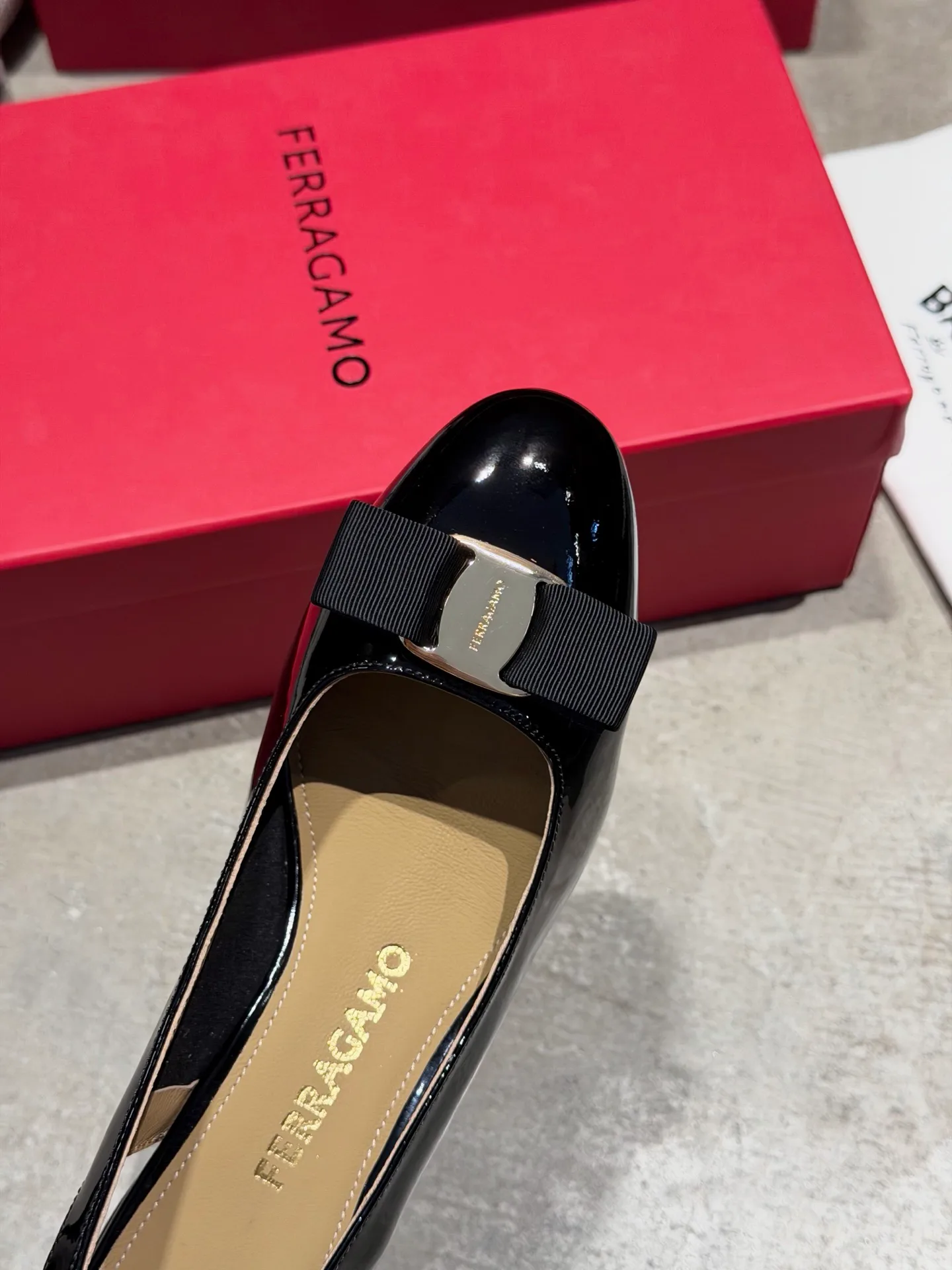 Туфли Женские Salvatore Ferragamo 17642596