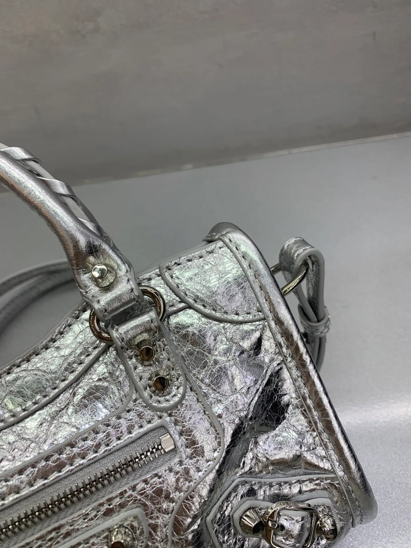 Классические Сумки Женские Balenciaga 18135830