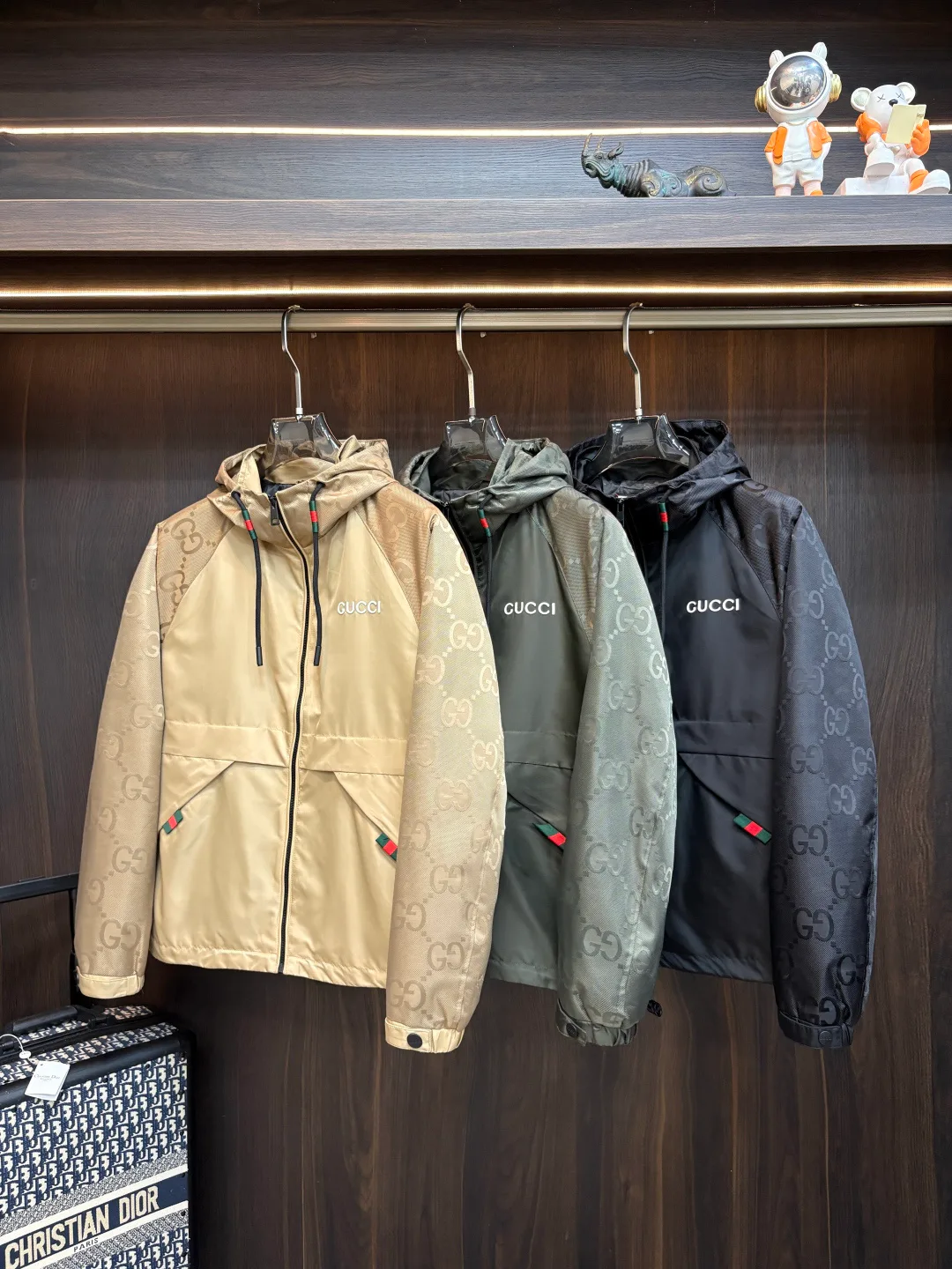 Куртки И Пуховики Женские Gucci 18157277