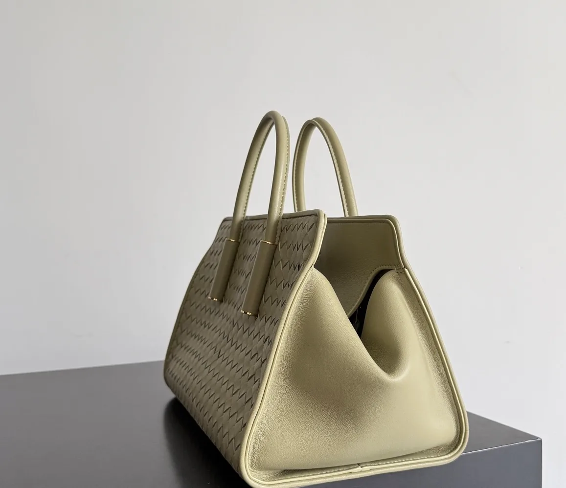 Классические Сумки Женские Bottega Veneta 17973996