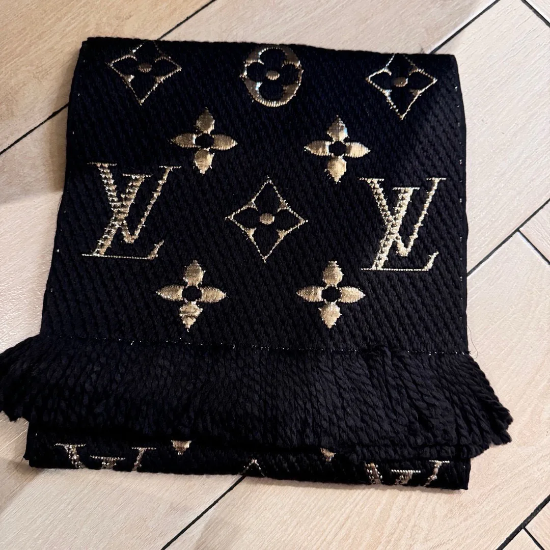 Шарфы Louis Vuitton 18002695